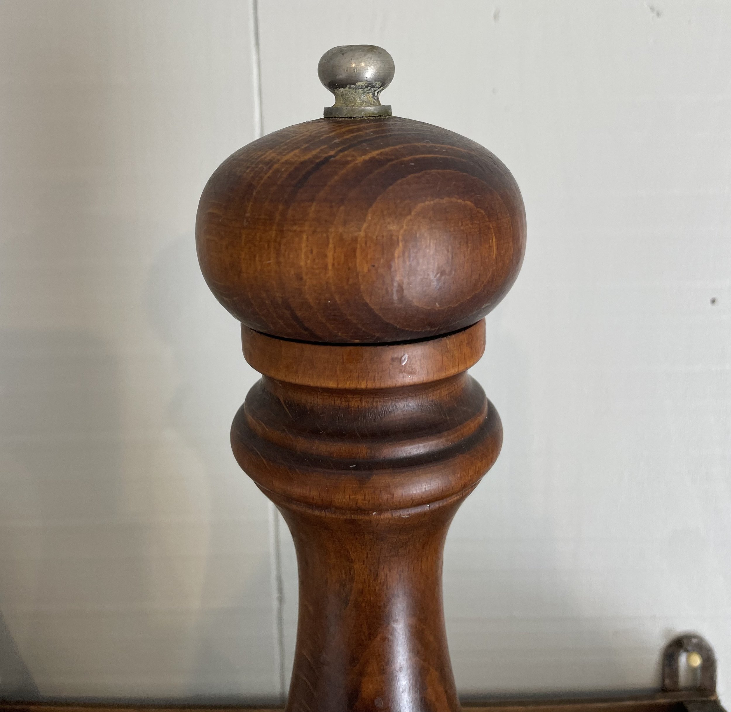 Moulin à poivre en bois ancien de 27 cm De My Byzance Broc