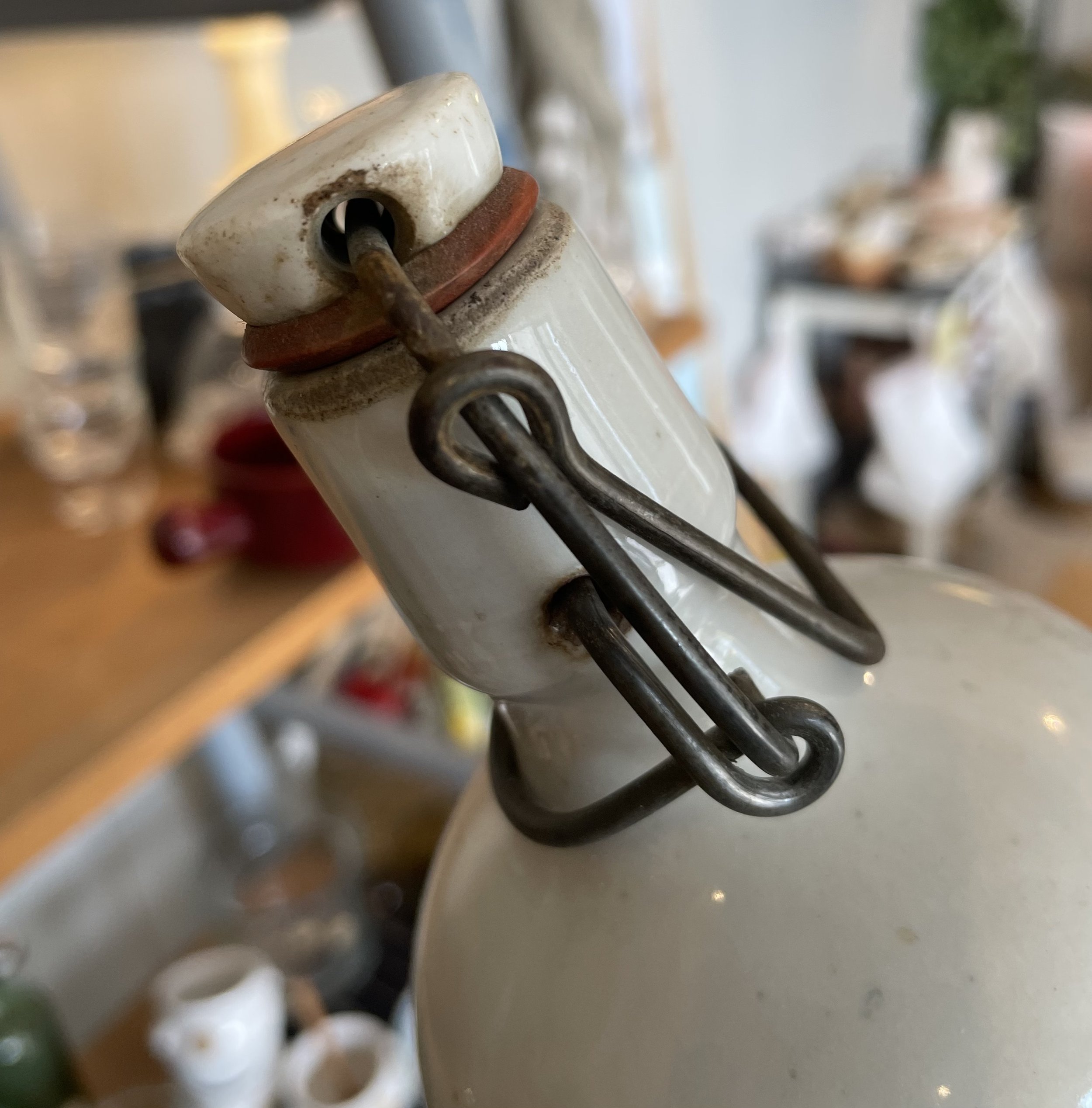 Bouteille à liqueur ancienne en grès gris clair De My Byzance Broc