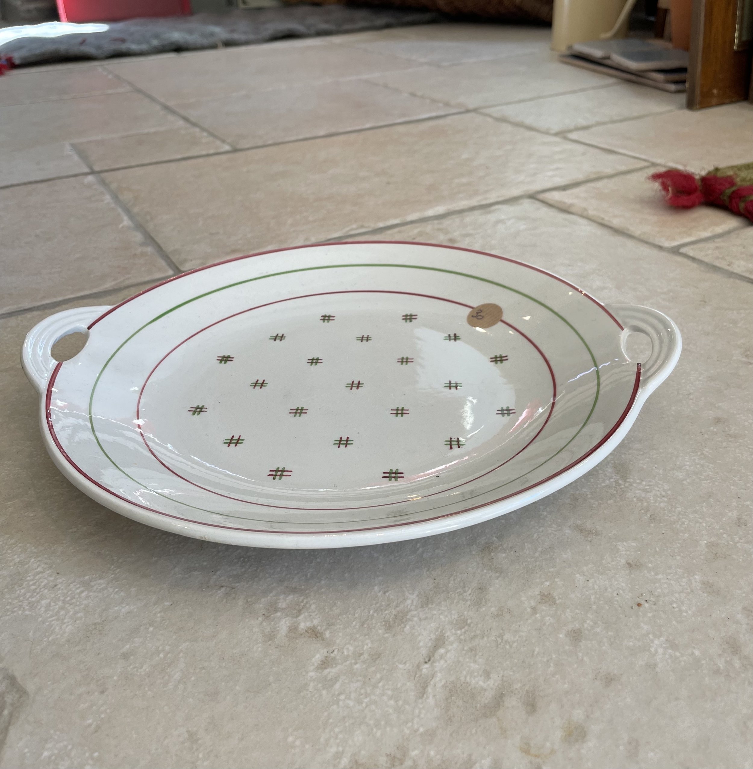 Plat à gâteau rond croix rouges et vertes D27 cm De My Byzance Broc