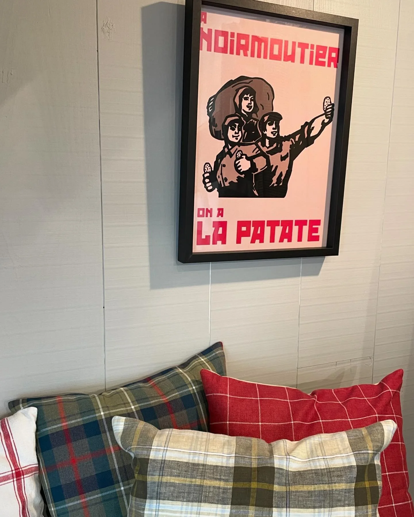 Aujourd&rsquo;hui, r&eacute;ouverture de la boutique @mybyzance. La saison est lanc&eacute;e !
Horaires d&rsquo;ouverture: 10h30 - 13h et 15h - 19h . Ouvert le lundi de P&acirc;ques 🐣. 
&Agrave; tr&egrave;s vite 😉. 

#mybyzance #noirmoutier #decora