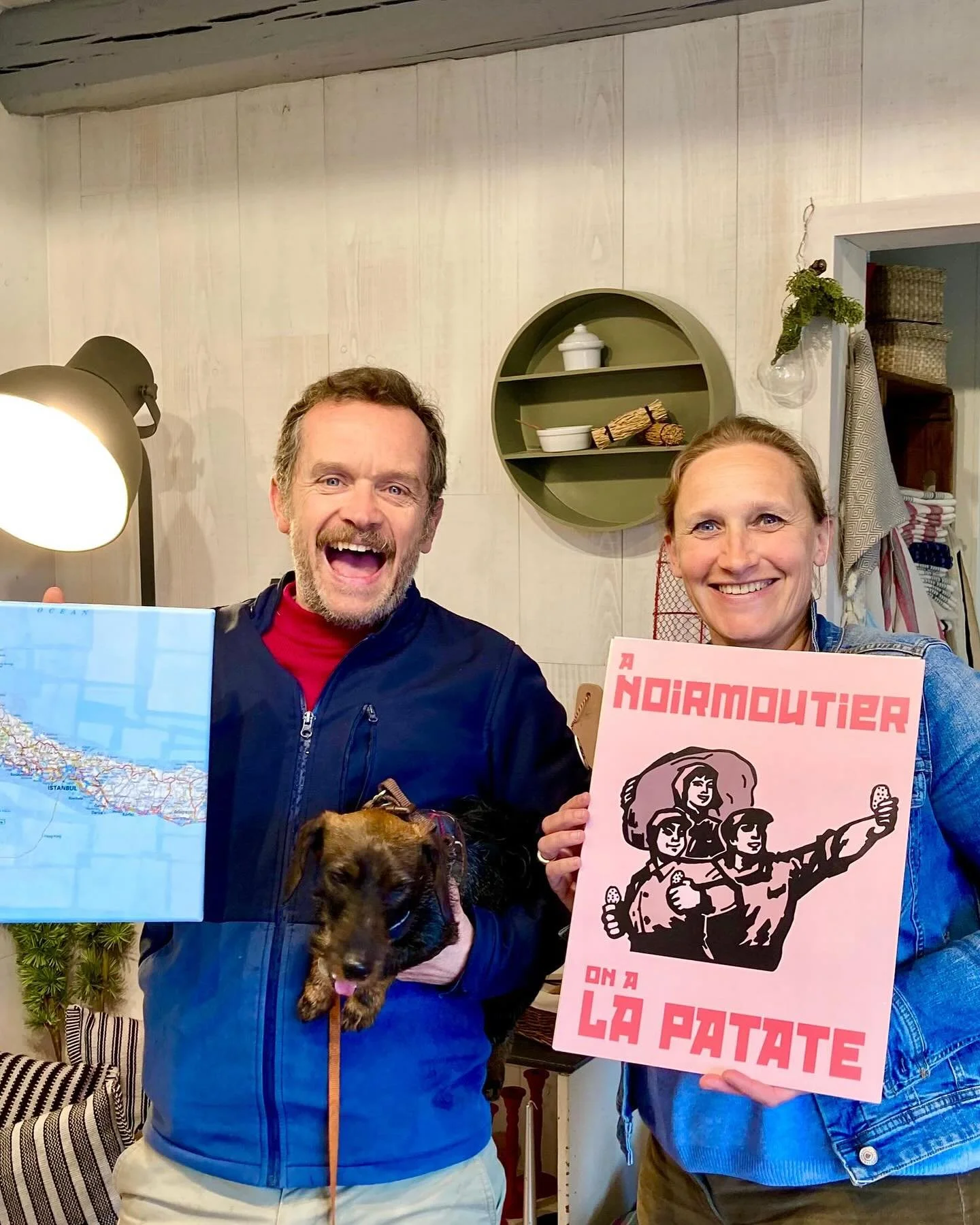 Hier, THE Artist @disbonjoura est a livr&eacute; les affiches que vous attendiez avec tellement d&rsquo;impatience. 3 mod&egrave;les, 29&euro; pi&egrave;ce, encadr&eacute;es 54&euro;. Contacter moi vite si vous en voulez&hellip; petit stock comme tou