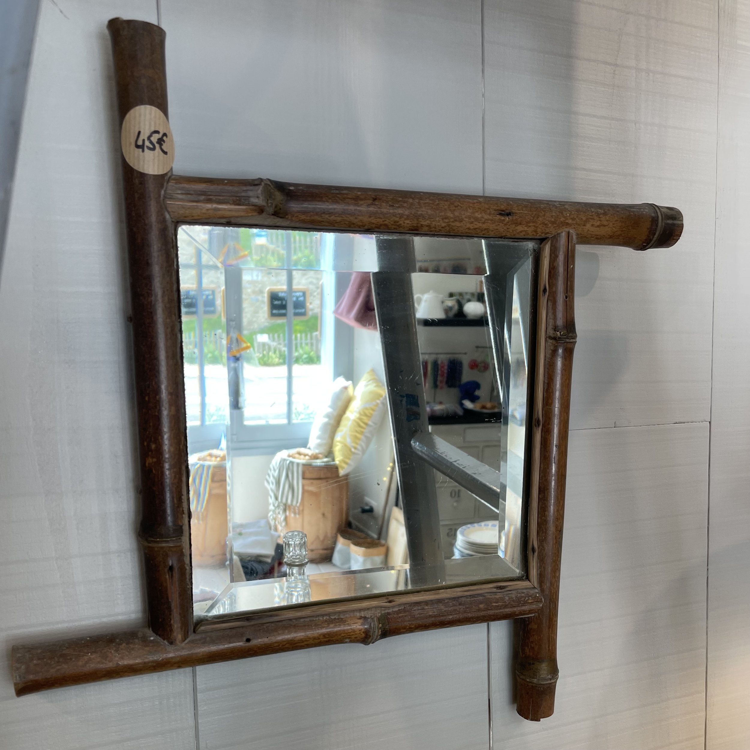 Miroir ancien encadré de bambou