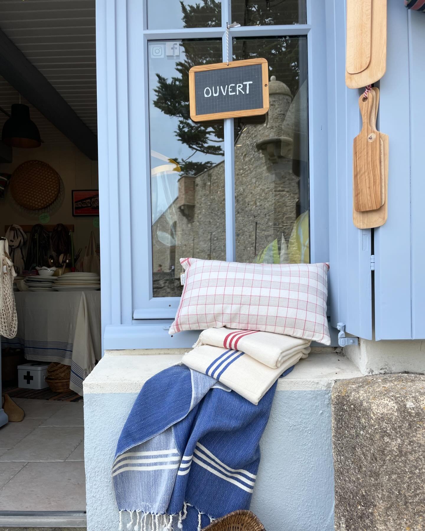 Petit rappel des horaires d&rsquo;ouverture de la boutique @mybyzance sur le mois de Juillet. Je vous accueille tous les jours de 11h &agrave; 13h30 et de 16h &agrave; 19h30. Bel &eacute;t&eacute; &agrave; tous ☀️. 

#mybyzance #noirmoutier #decorati