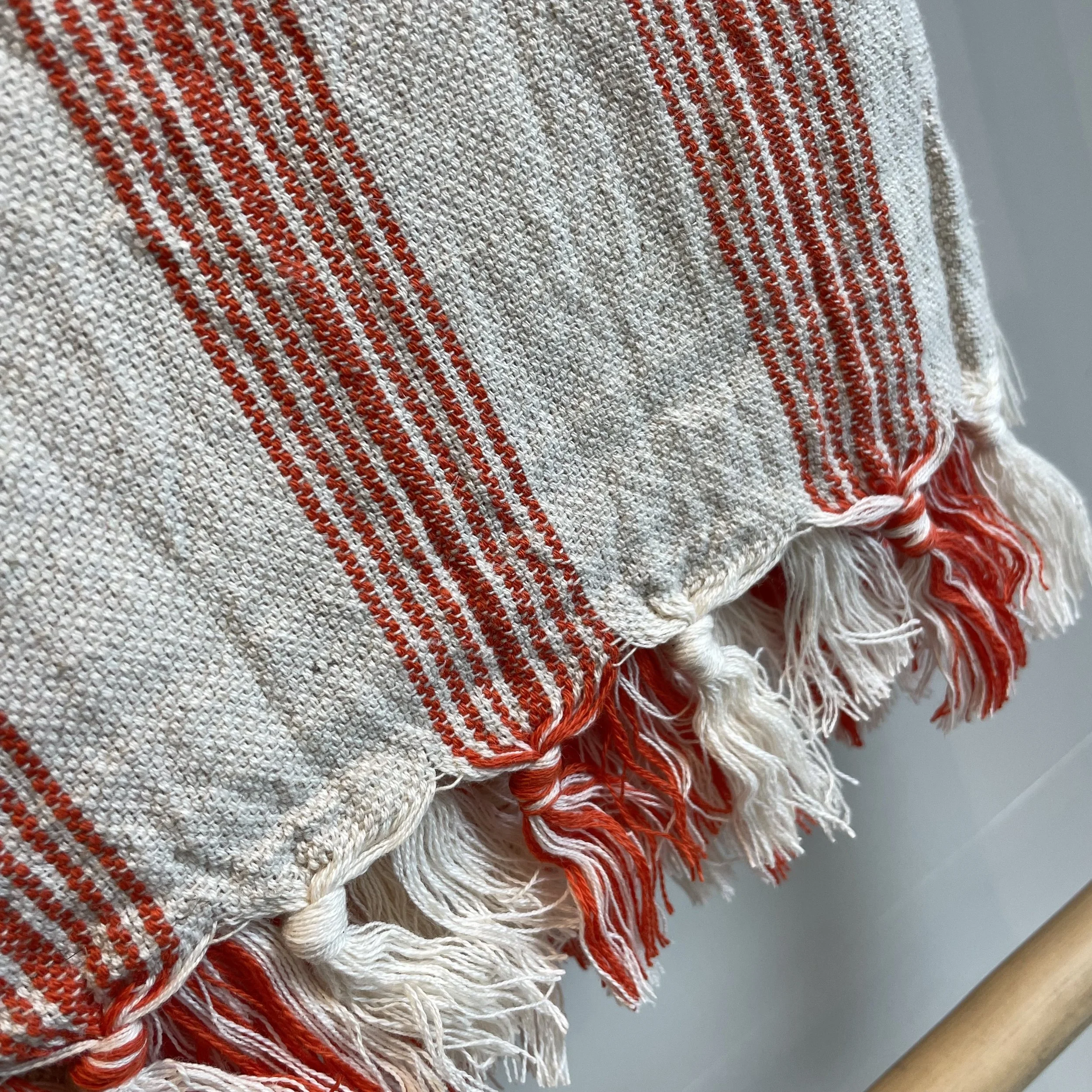 Fouta en lin et coton bandes oranges de my byzance
