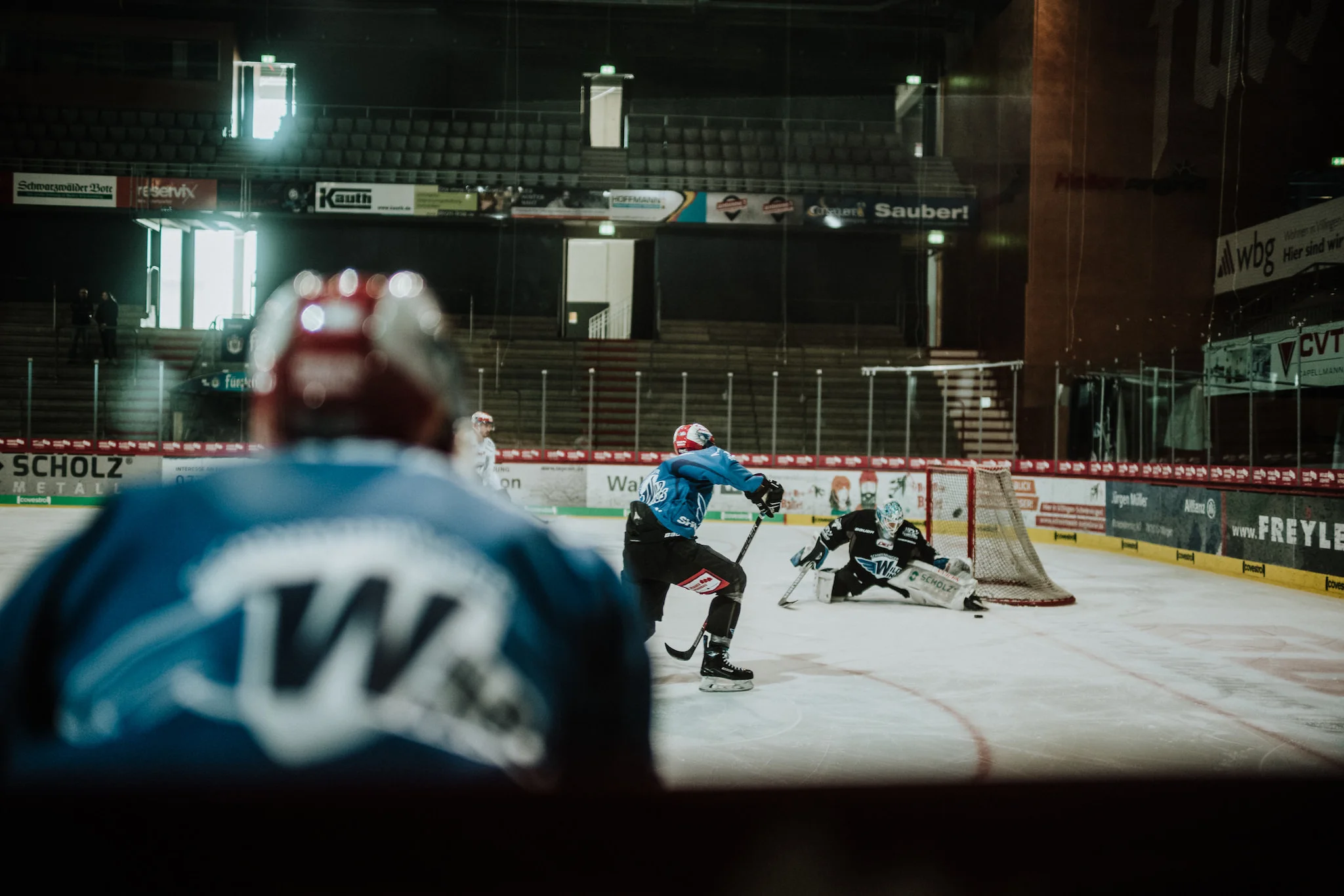 DUSTIN STRAHLMAIER / icehockey