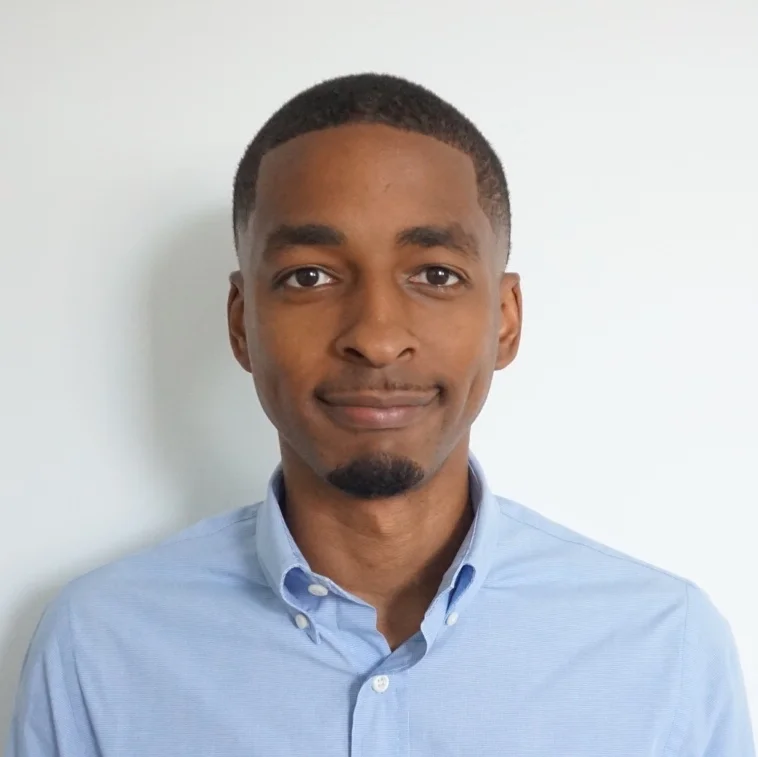 marcus square head shot.jpg