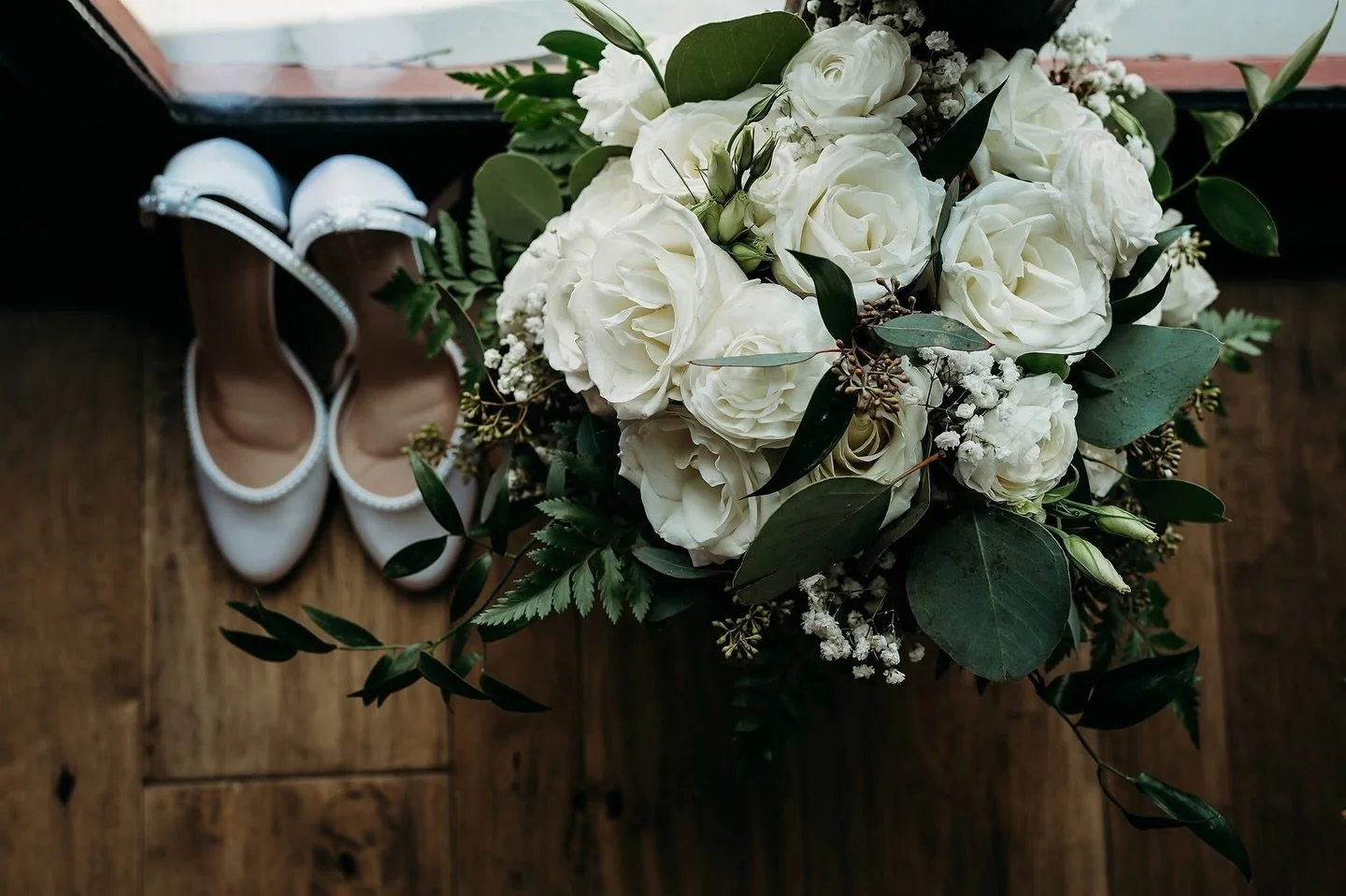 Most couples underestimate their wedding timeline. And that&rsquo;s what causes stress.

Ceremonies run late.
Photos get rushed.
Cocktail hour disappears.
Dinner starts behind.

Not because people are careless, but because timelines are usually built