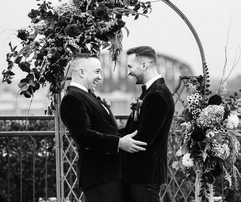 your wedding doesn&rsquo;t fall apart because of one big mistake.

it&rsquo;s the small things.

the timeline that doesn&rsquo;t make sense
vendors working off different information
no one controlling the flow of the day
no one fixing problems in rea