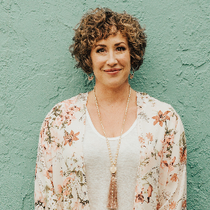 Lisa Kuzman.png