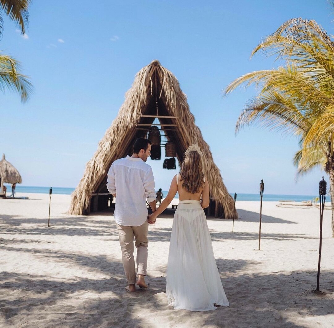 The best love is the kind that awakens the soul and makes us reach for more, that plans a fire in our hearts and brings peace to our minds.

The dreams comes true at Gitana Del Mar ✨💍

 #retreatcenter #Gitanadelmar #wellnesstravel #weding #wellnessg