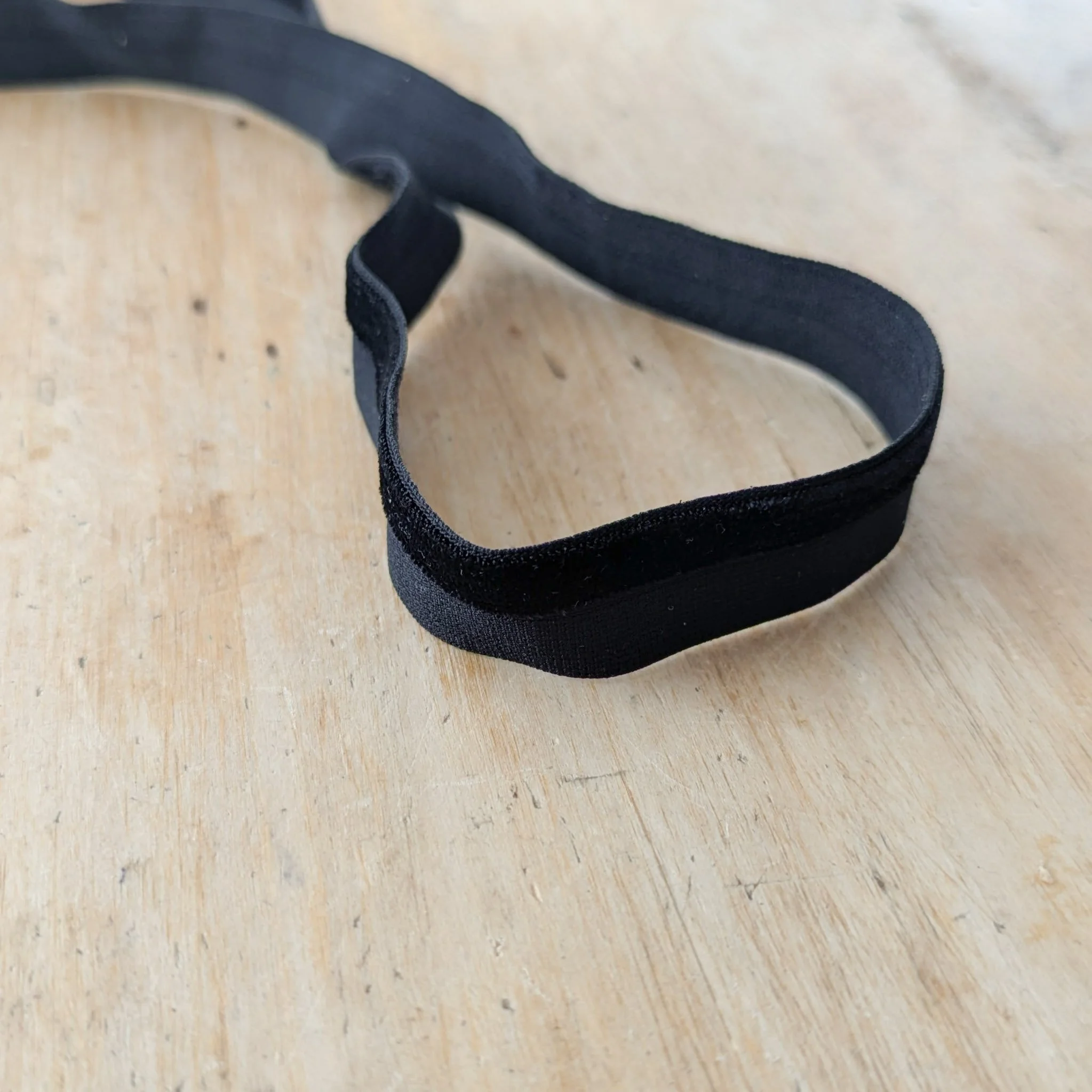 Élastique lingerie bord cheval 11 mm  - Noir - Velours