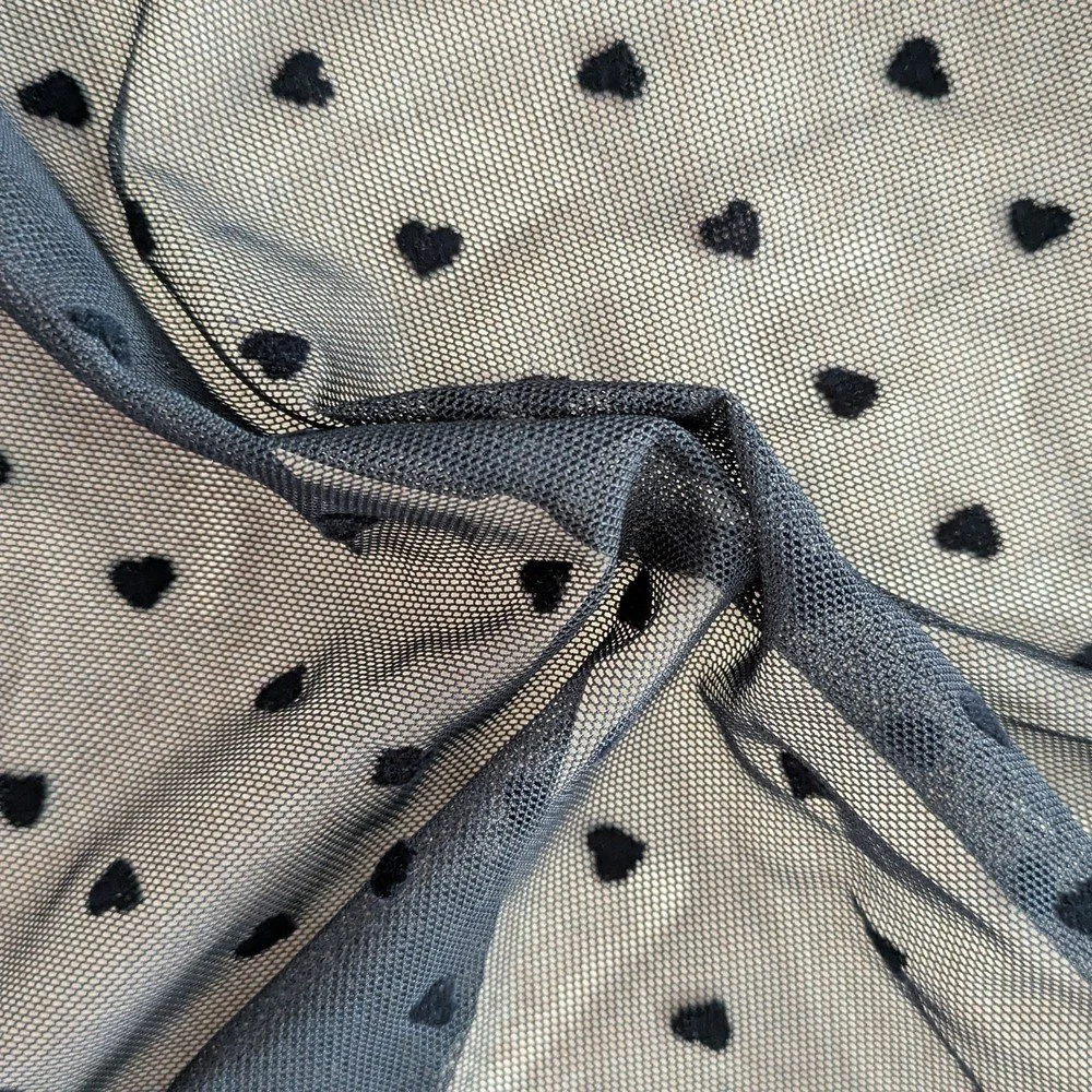 Tulle brodé coeur