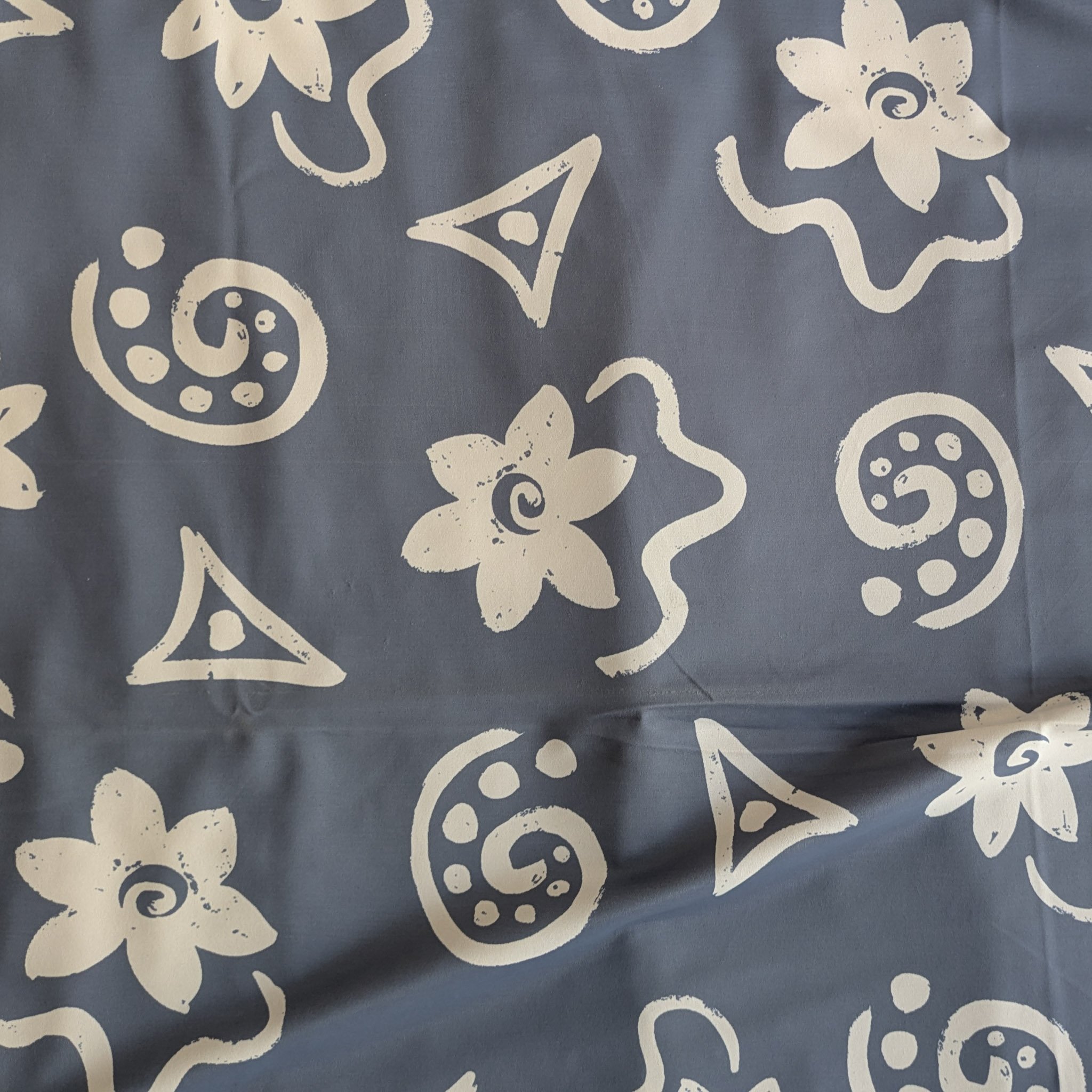 Maillot_bleu_gros_motifs (3).jpg
