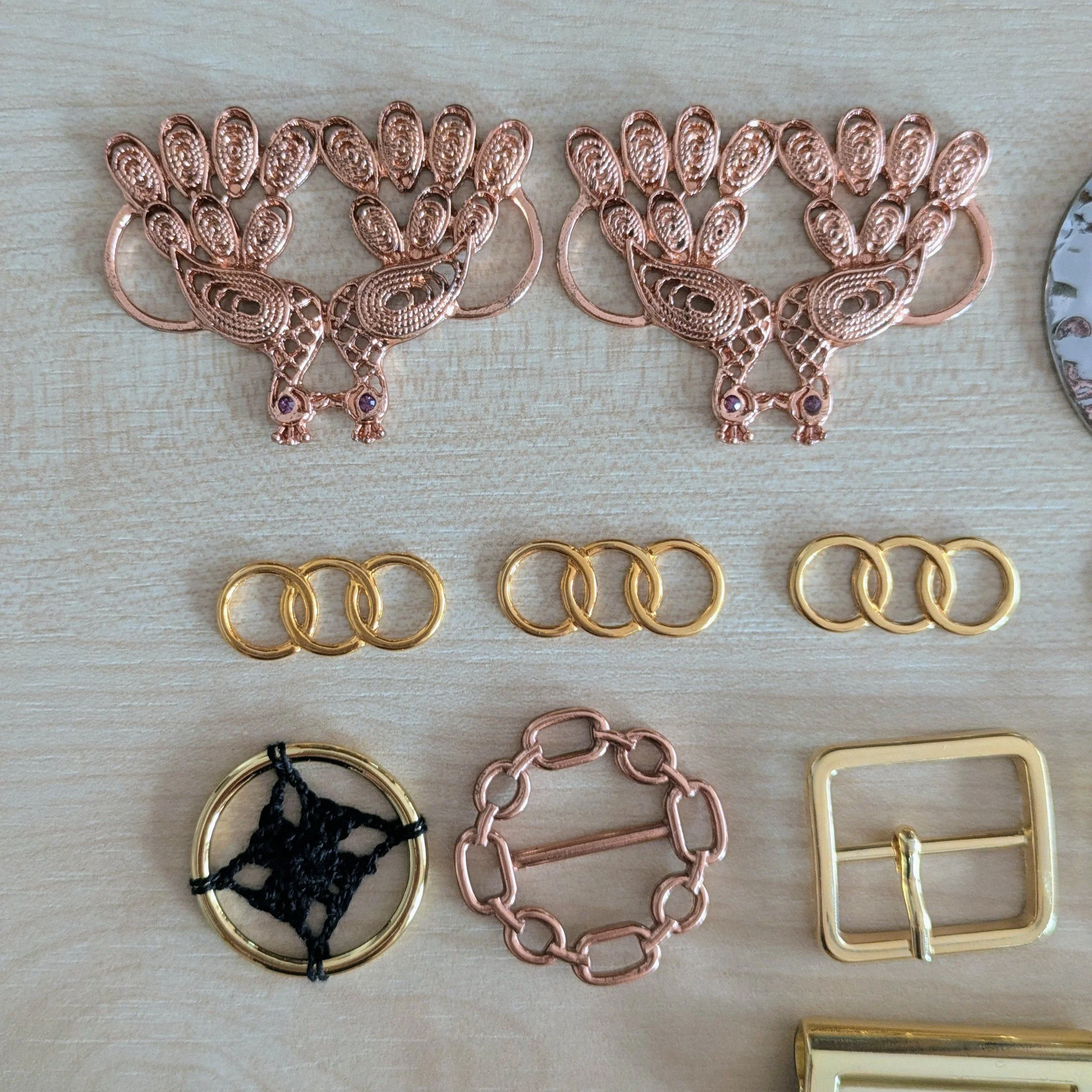 Lot bijoux pour sous-vêtements et maillot de bain