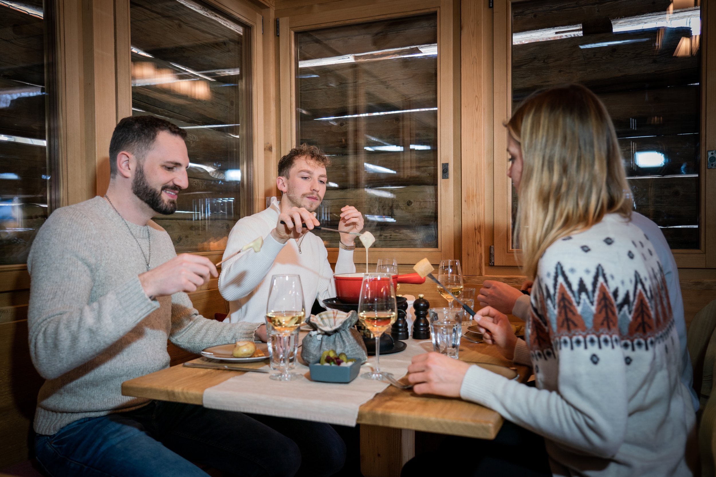 Hotel Alpenland_FondueHüttli_Käsefondue.jpg