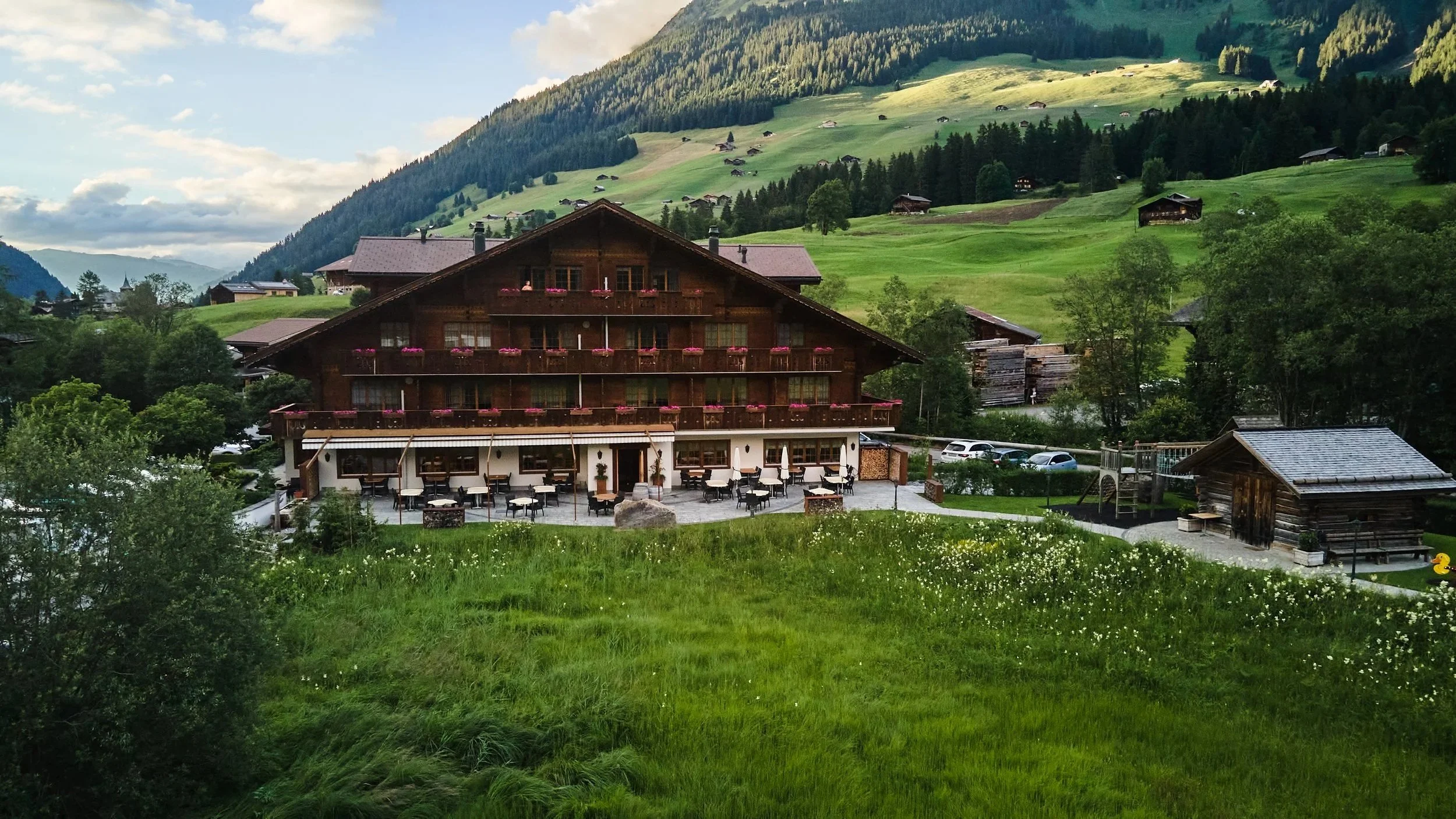 HAL_Aussensicht, Sommer, Fondue Hüttli_07.jpg