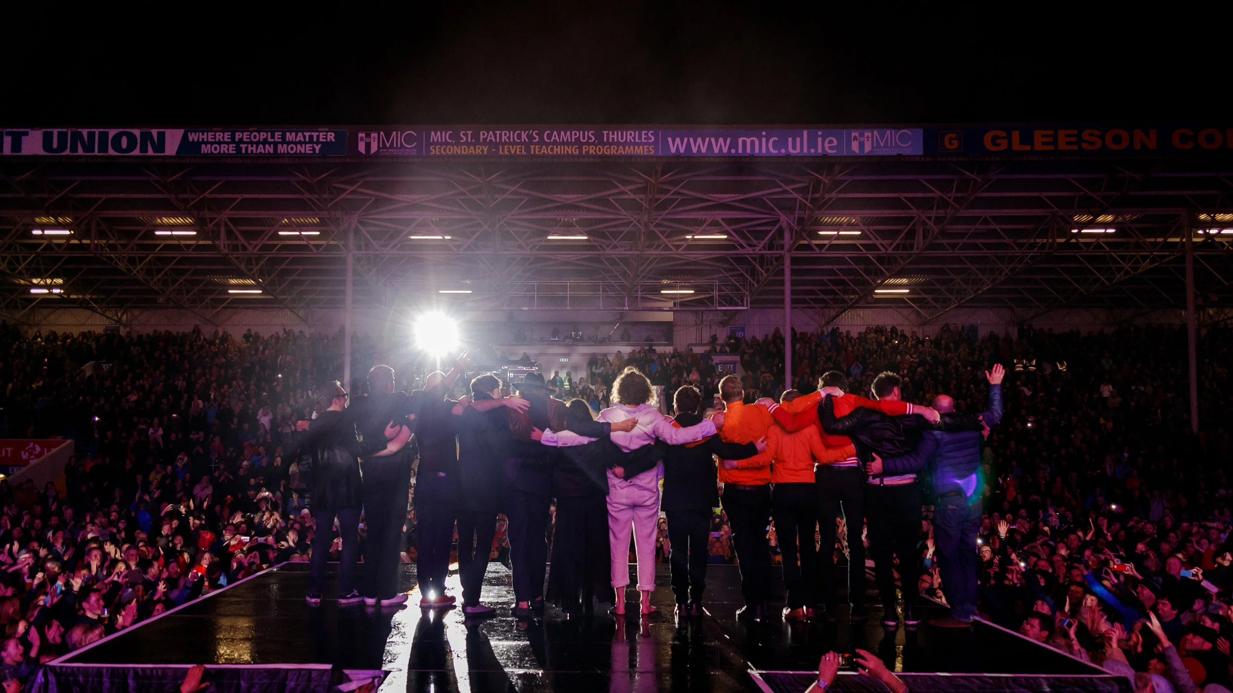 FC18CD allbands bowing behind crowd.jpg