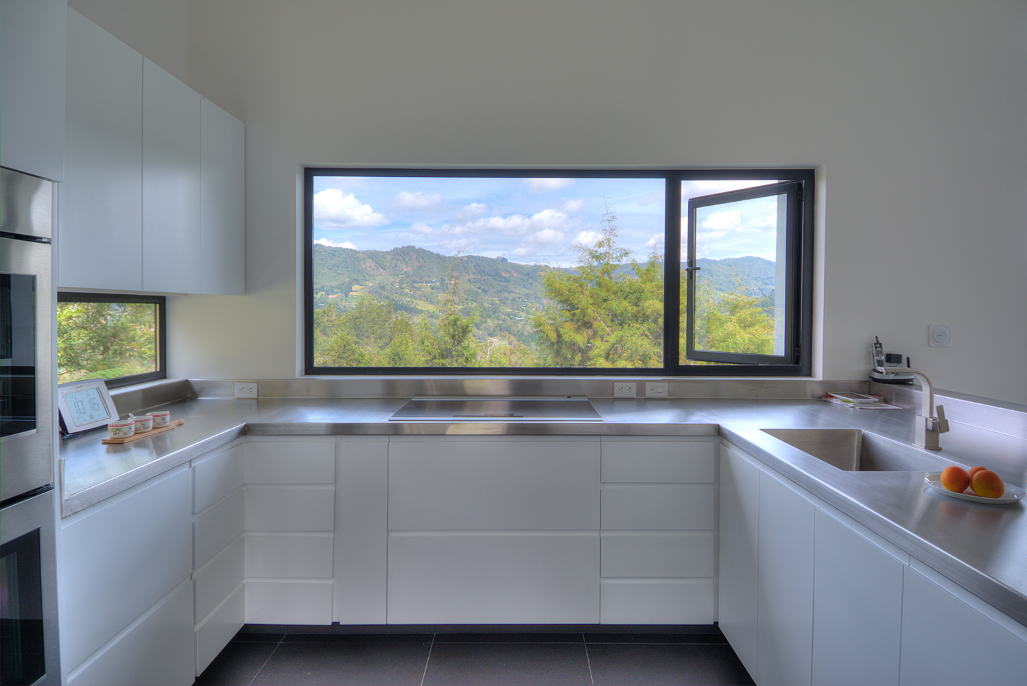Kitchen with views onto the mountains