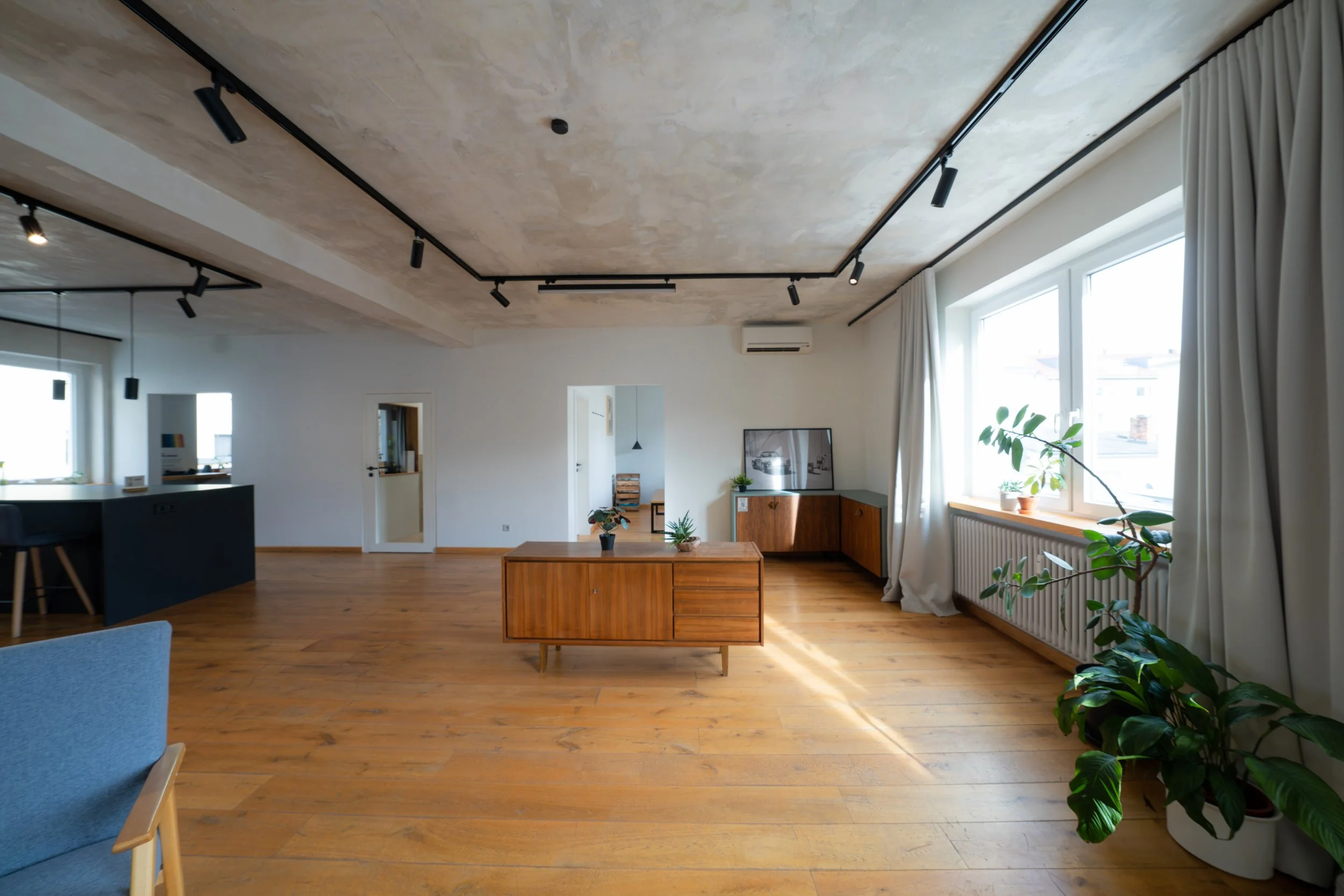 viel Platz & Licht für eure Ideen 