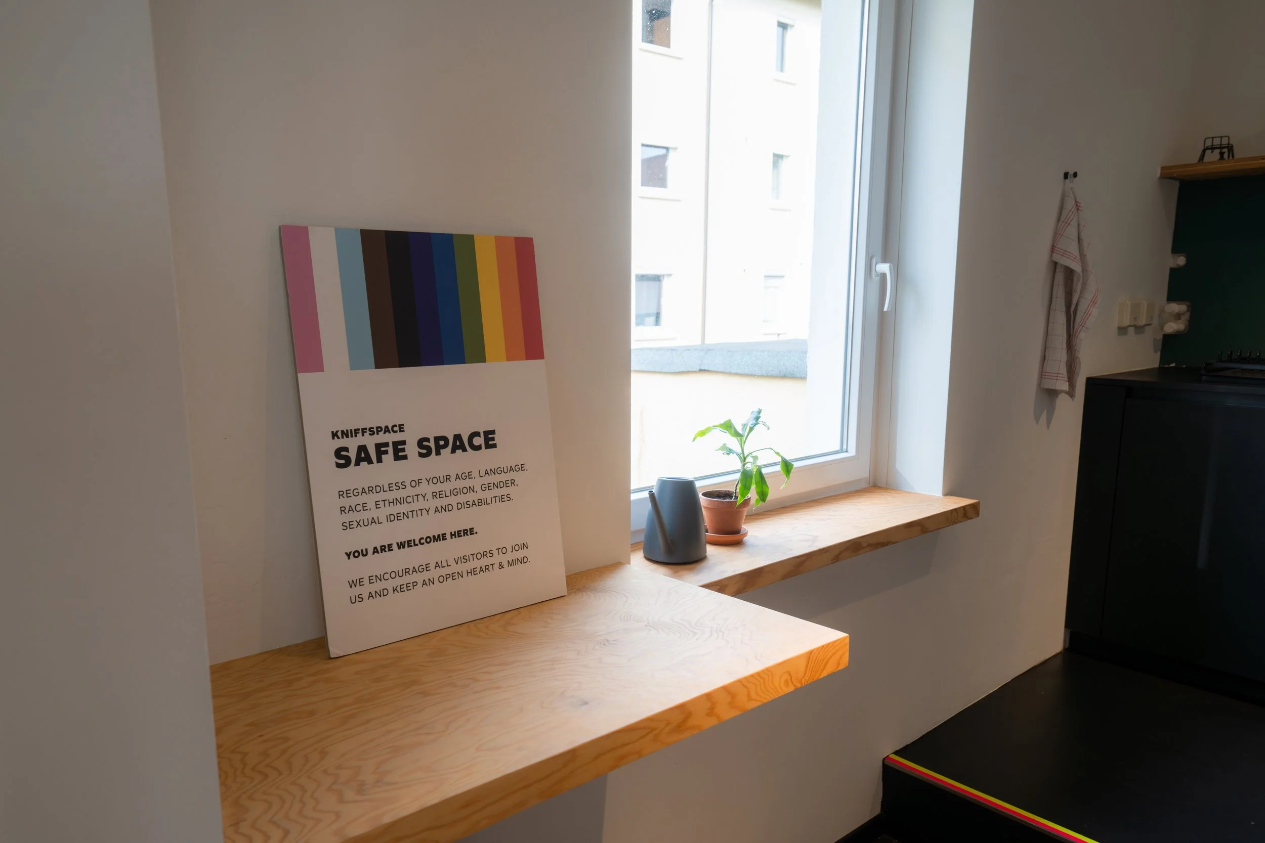 kniffspace = safe space