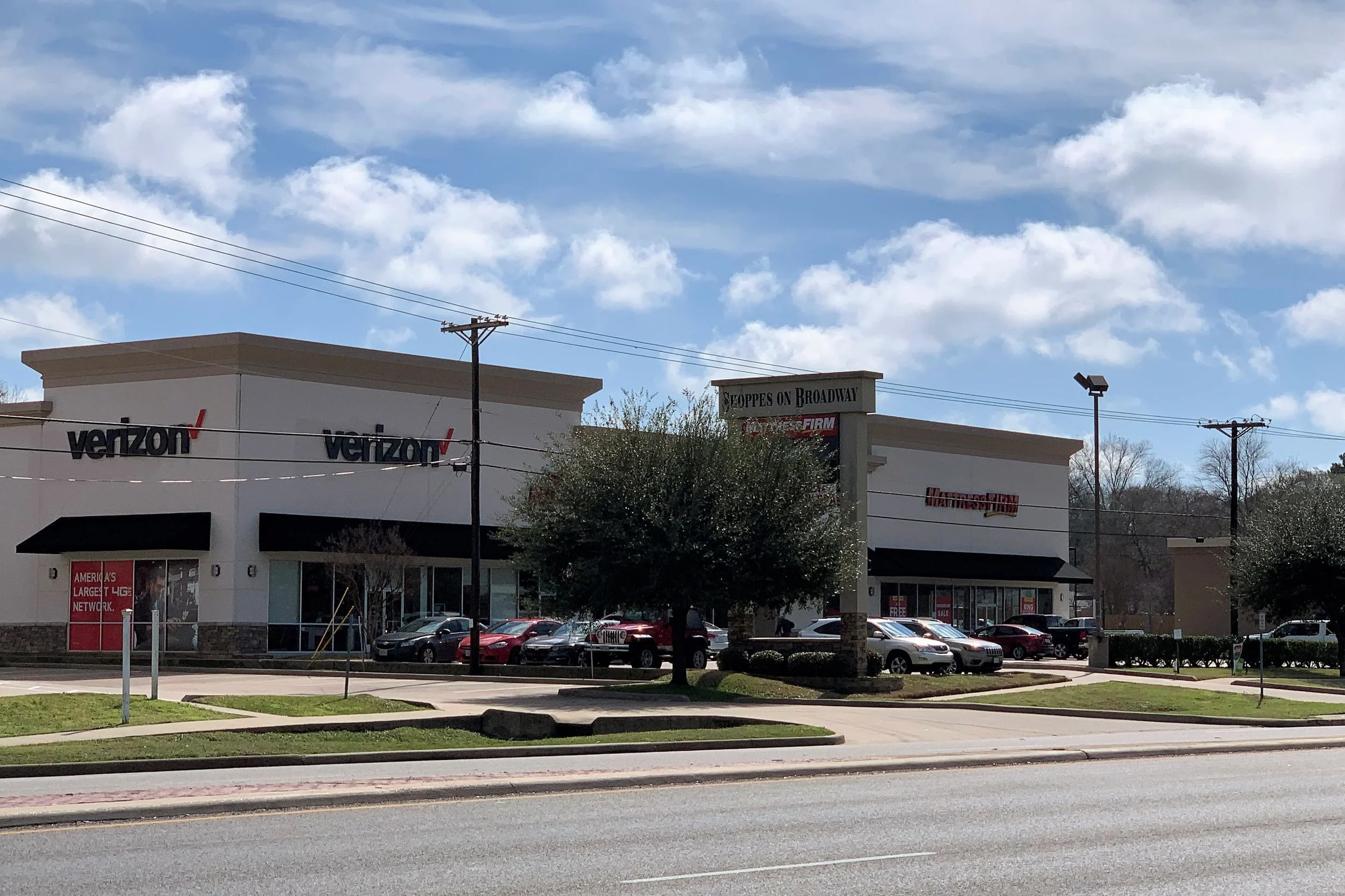 Shoppes+on+Broadway.jpg