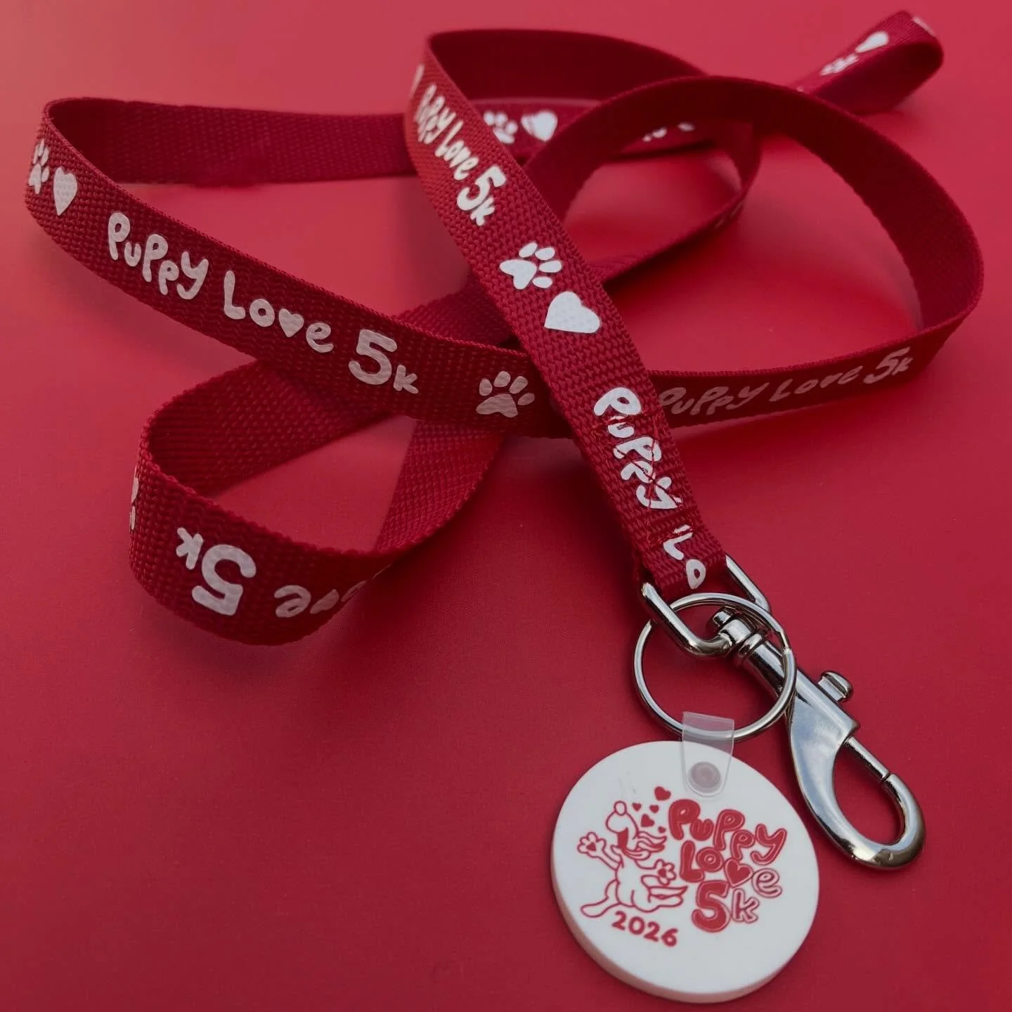 Come and run with the one you love. Our 3rd annual Puppy Love 5k is this Saturday! Follow the link in our bio to sign up. Finishers are awarded with commemorative leash and tag! Proceeds benefit @charlestonanimalsociety and @meowdoganimalrescue 
.
Go