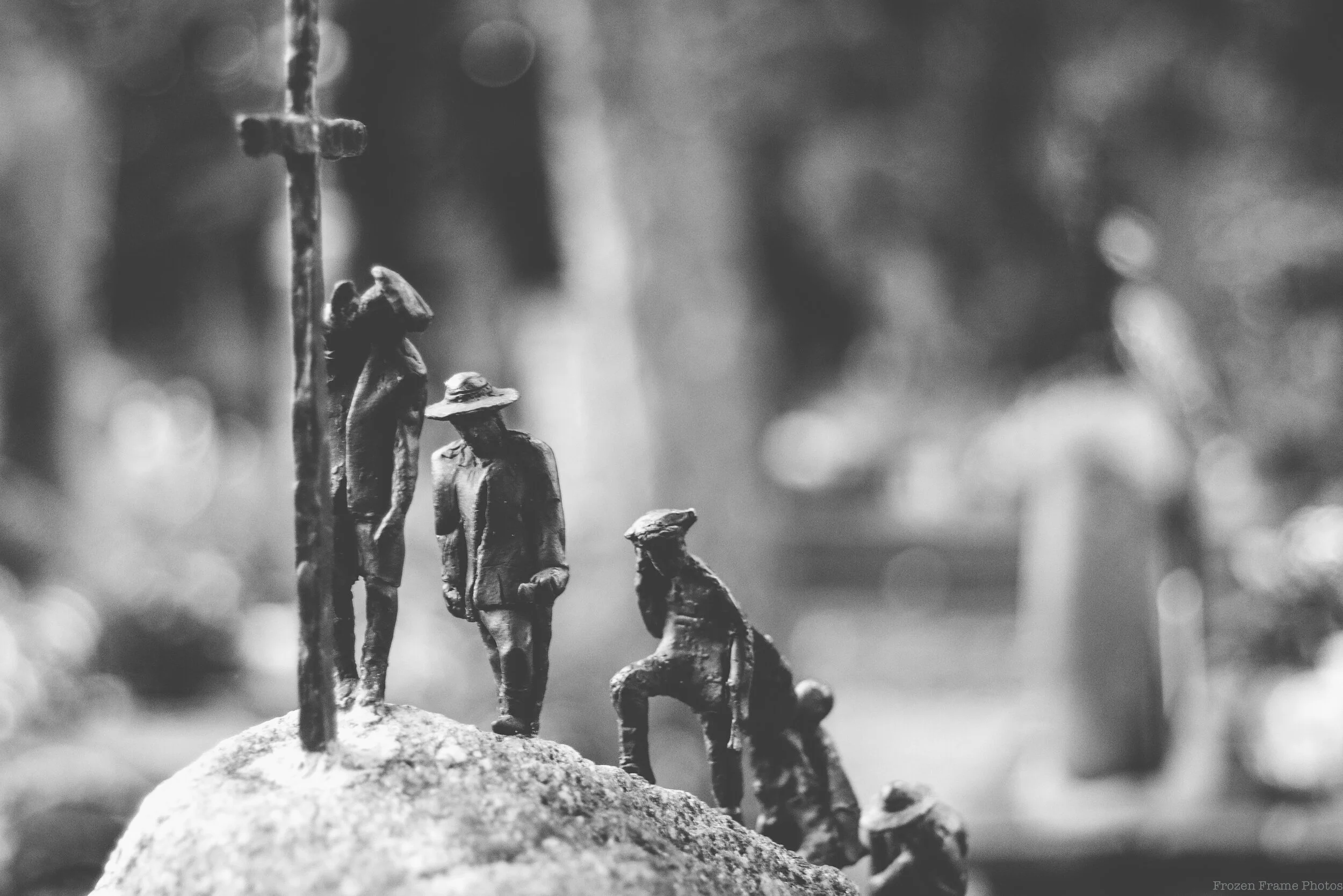 Bearing the Cross(BnW)-6368.jpg