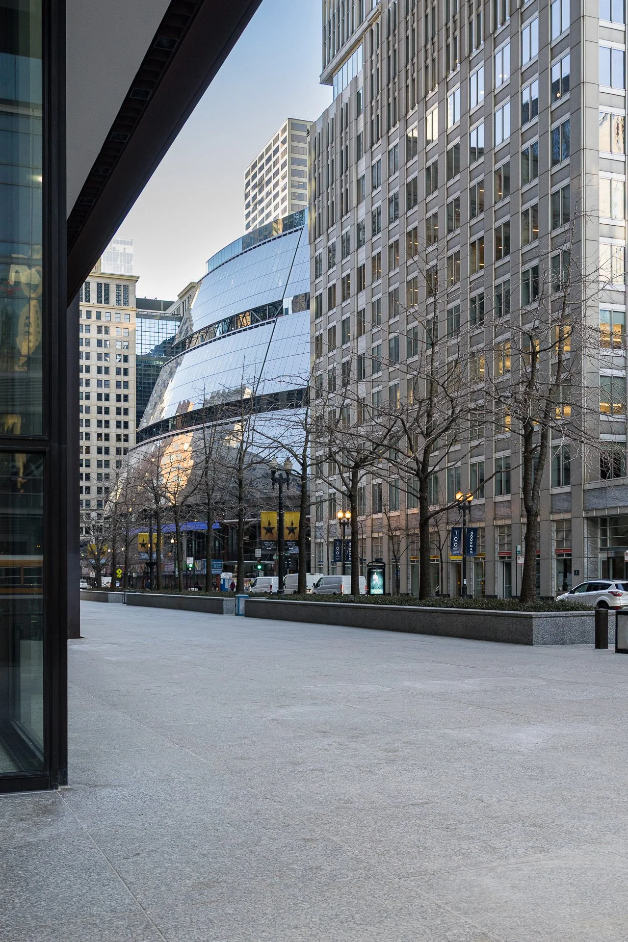 New Google headquarters construction, Thompson Center in Chicago, IL