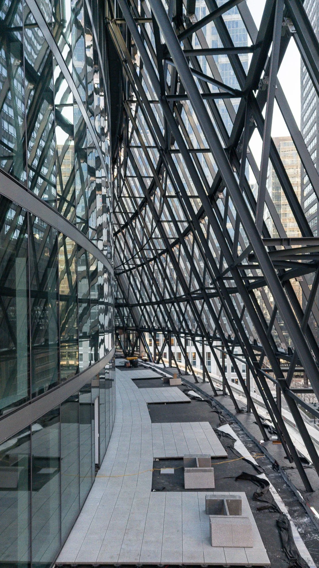 New Google headquarters construction, Thompson Center in Chicago, IL