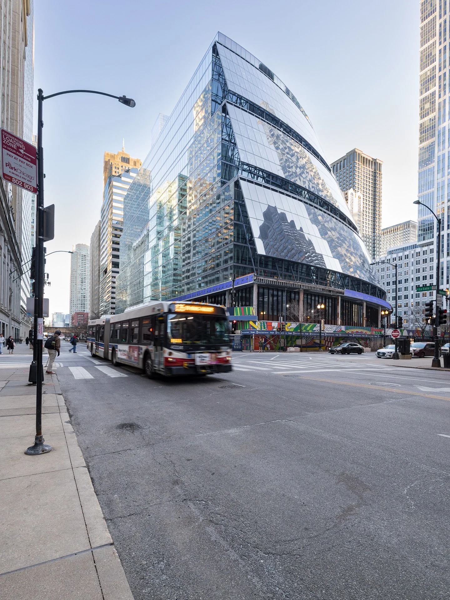 New Google headquarters construction, Thompson Center in Chicago, IL