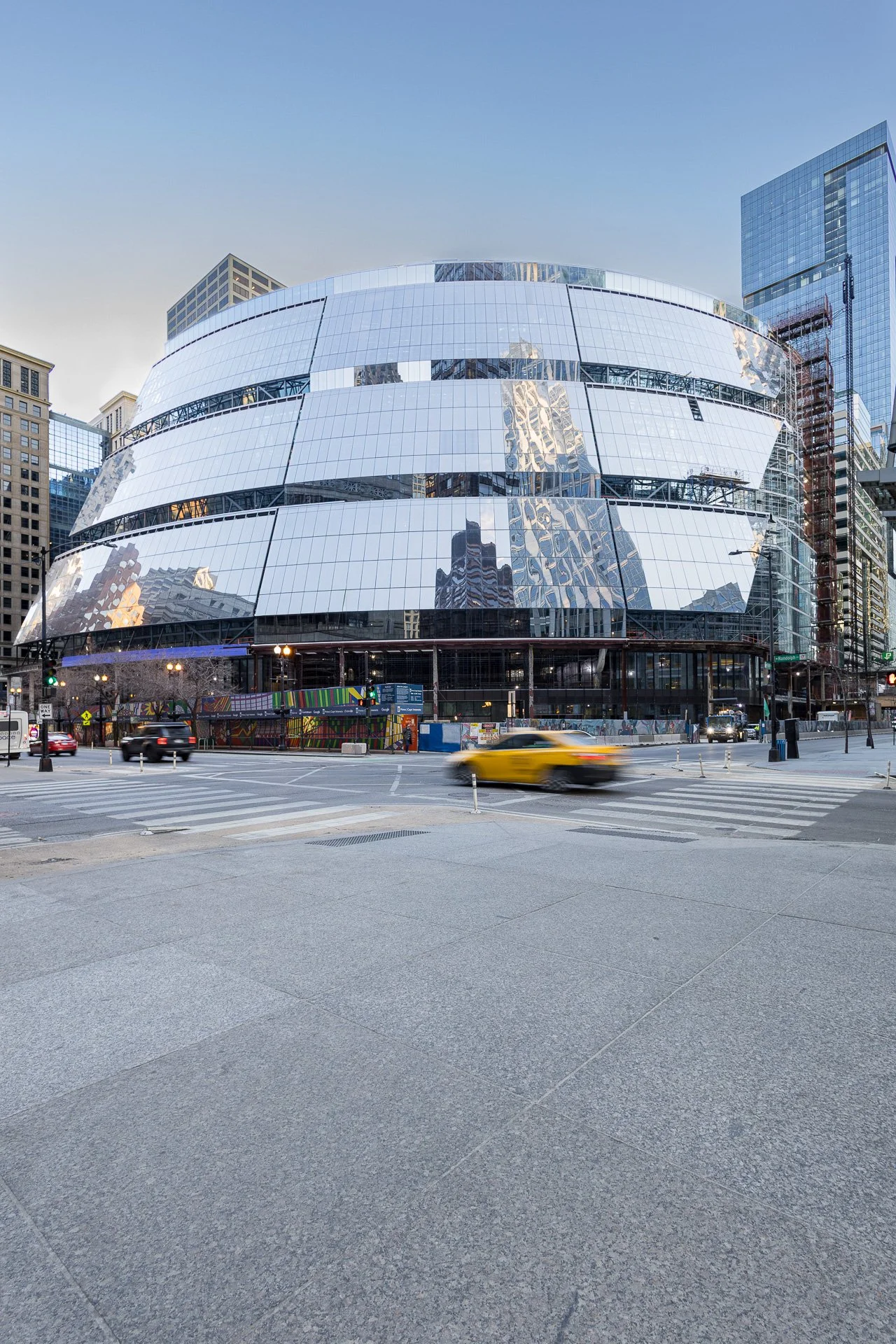 New Google headquarters construction, Thompson Center in Chicago, IL