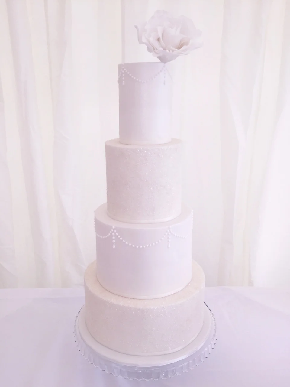 Wedding sparkle cake1.jpg