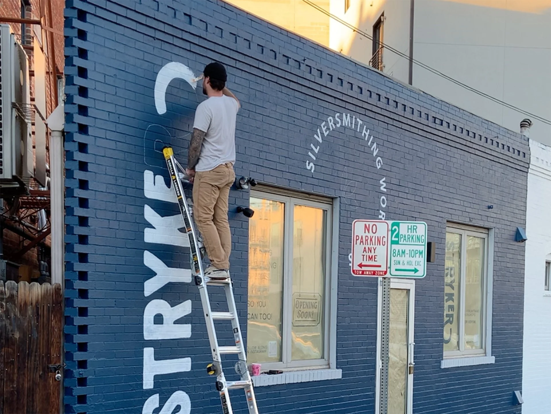 Sign Painter exterior signage