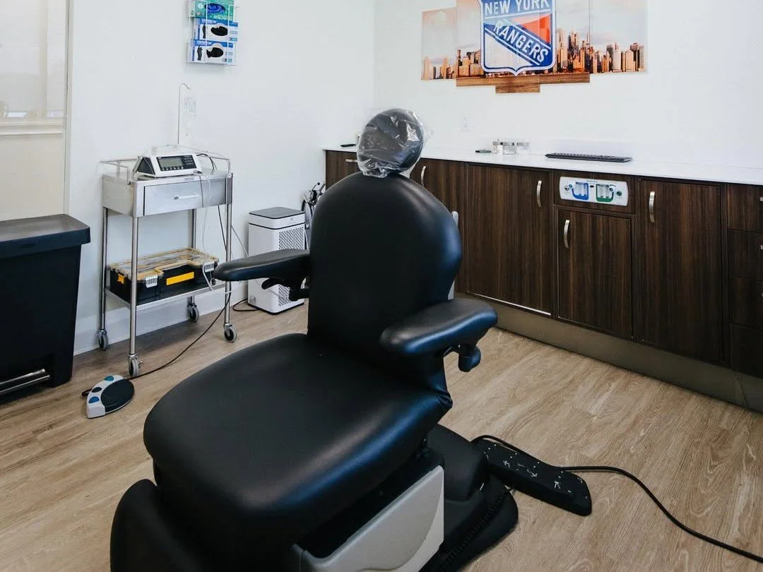 Our oral surgery offices in New York City and on Long Island perform sinus lift surgery to create space for implants