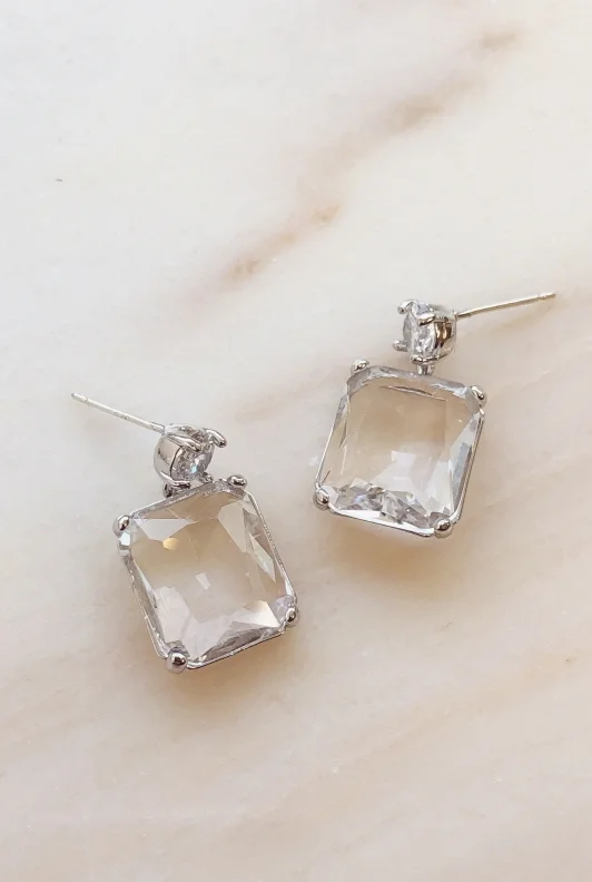 Sara Crystal Earrings 