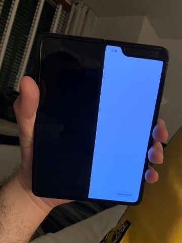 Bloomberg’s broken Galaxy Fold review unit