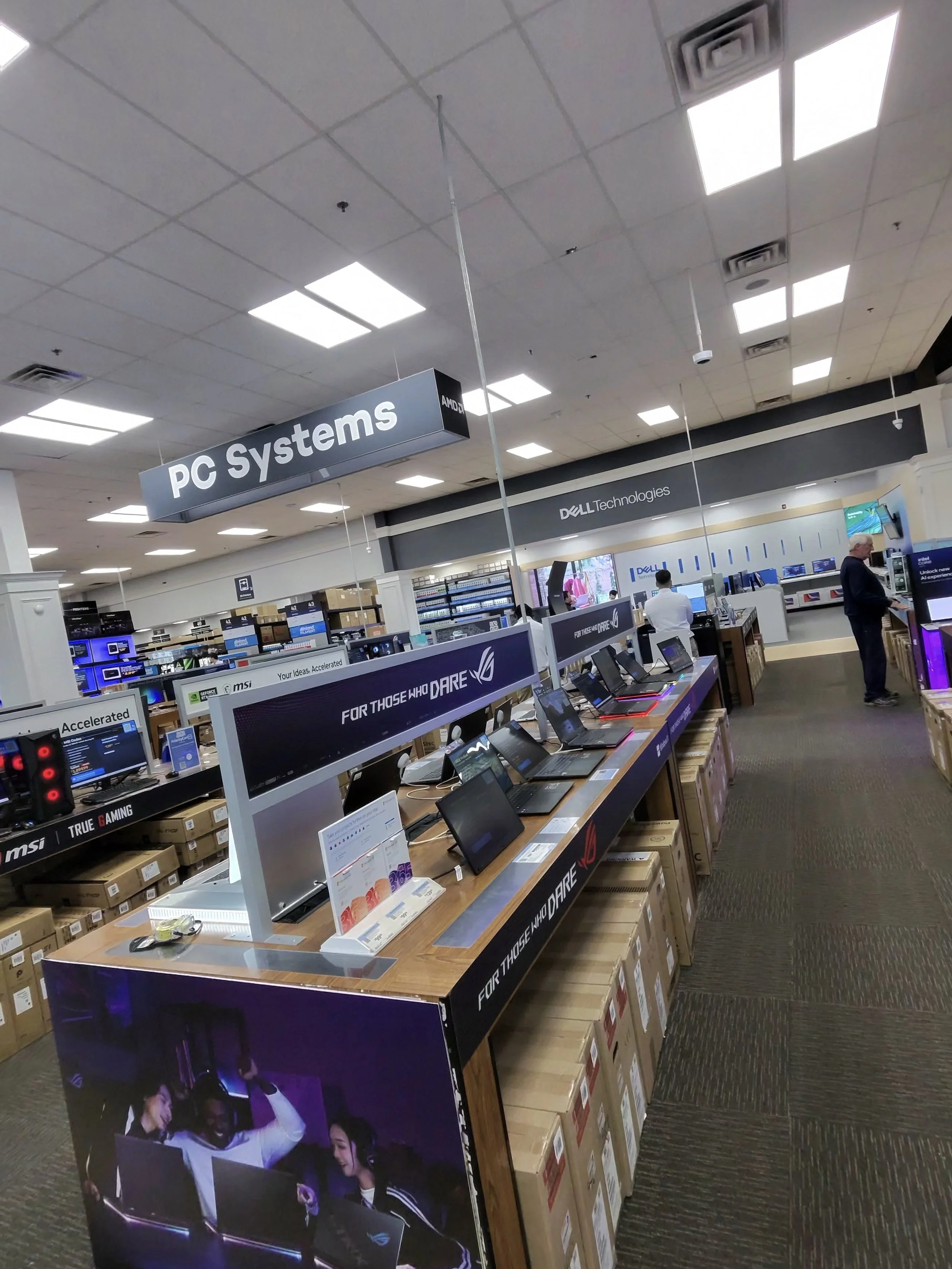 store layout photo-422_singular_display_fullPicture.jpg