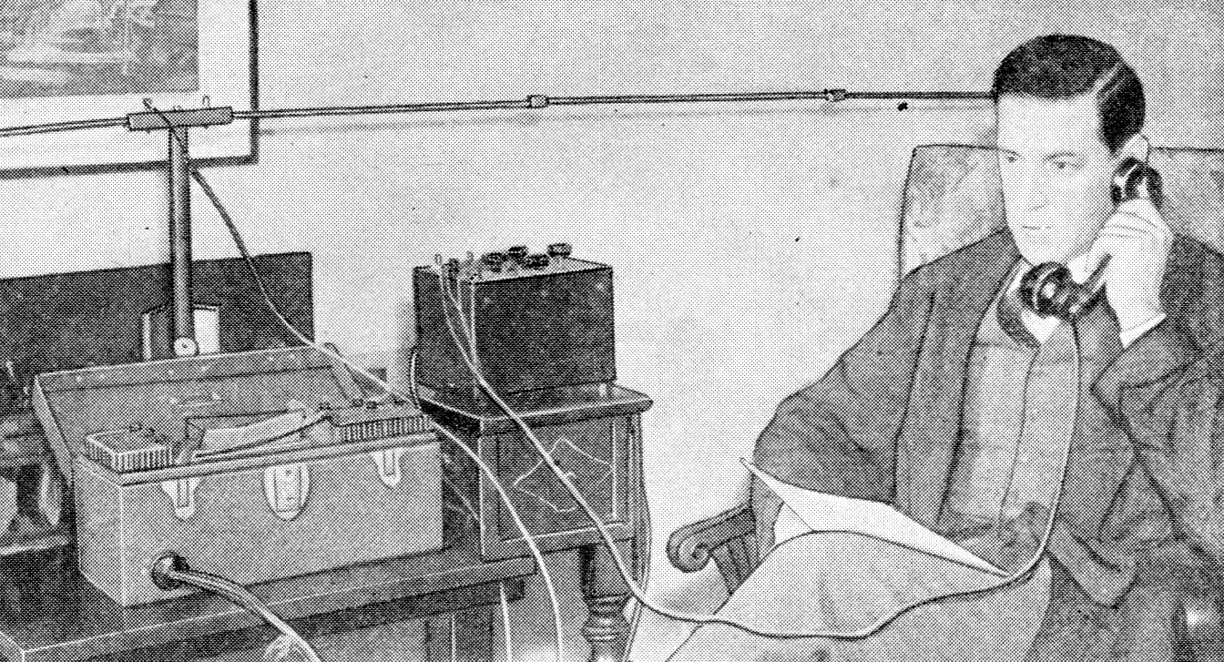 Prof. C. C. Clark of New York University conducting a class from his home (1935) ( Novak Archive )