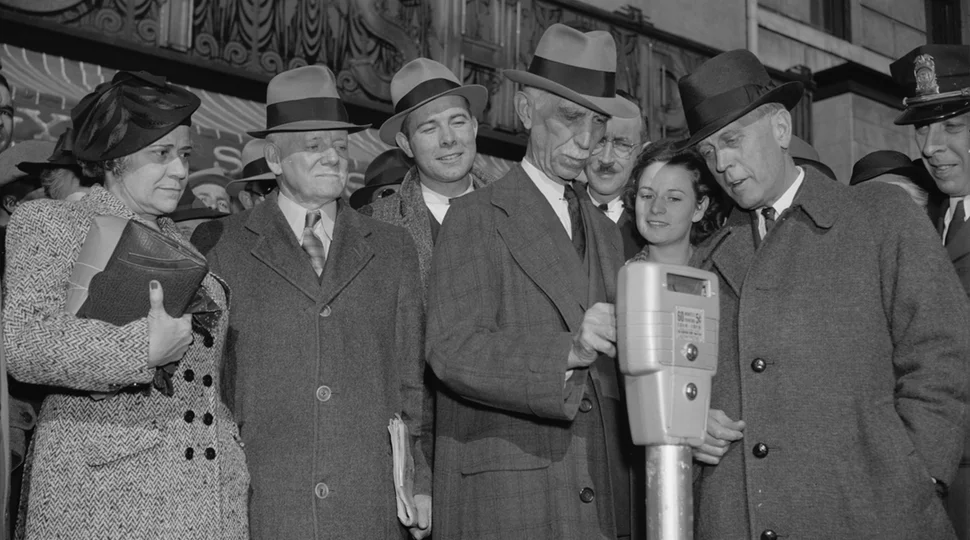 Parking meters being tried for the first time in Washington, D.C. on November 14, 1938 ( Library of Congress )