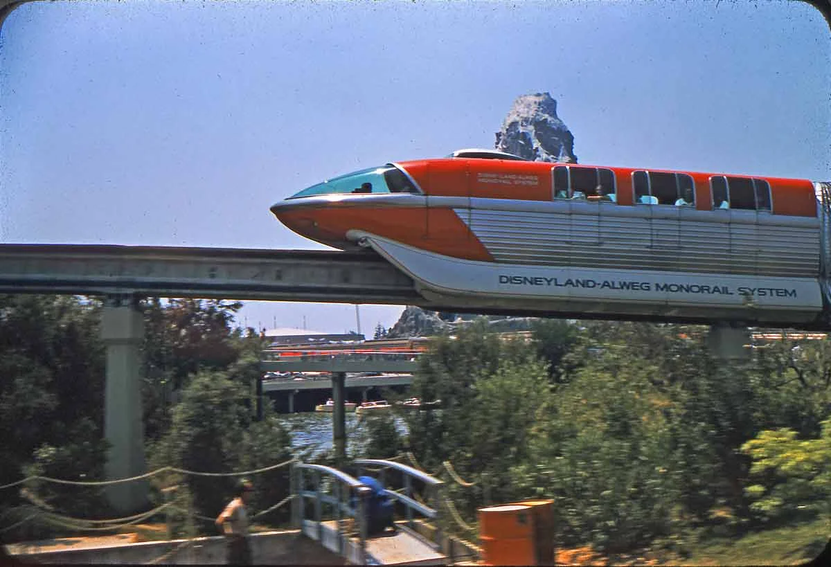 monorail_5_60.jpg