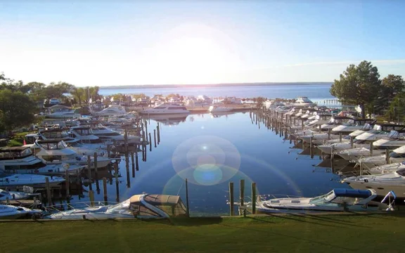 krates-marina-slip-and-land-storage-lake-simcoe.jpg