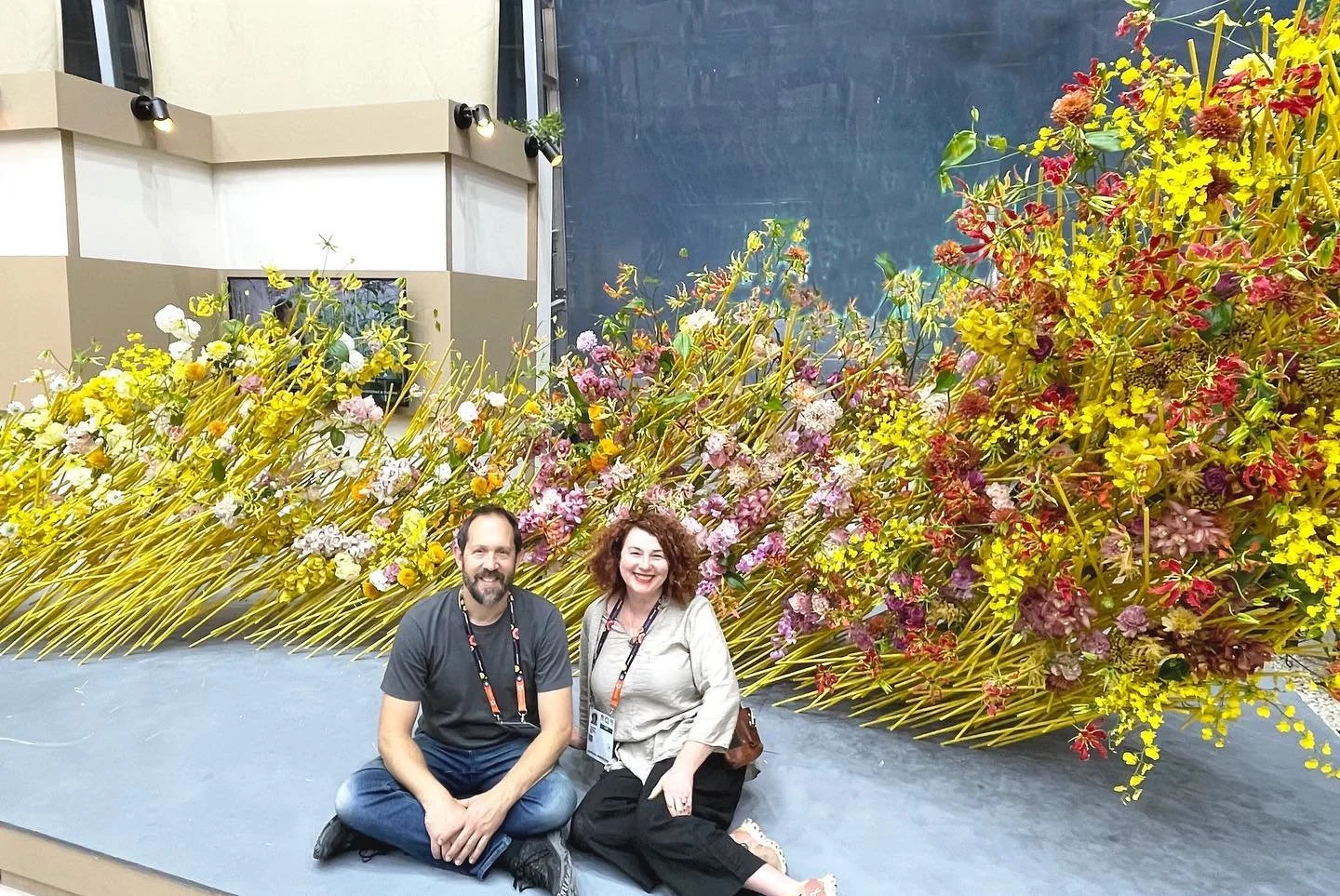 Happy New Year flower friends!
Wishing you creative fulfillment in 2024! Do what you love and have fun with flowers, we are so lucky to work with earth&rsquo;s most beautiful gifts.
@Dohaexpo2023_Japan @jfpea_flowers