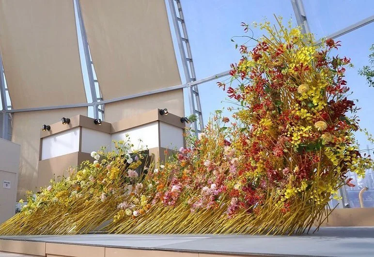 Our installation at the International Horticulture Expo in Doha Qatar, Japan pavilion. Showcasing amazing flowers from Japan @jfpea_flowers. Inspired by the painting Great Wave by Katsushika Hokusai (swipe to see inspo painting). Team @waterlilypond 