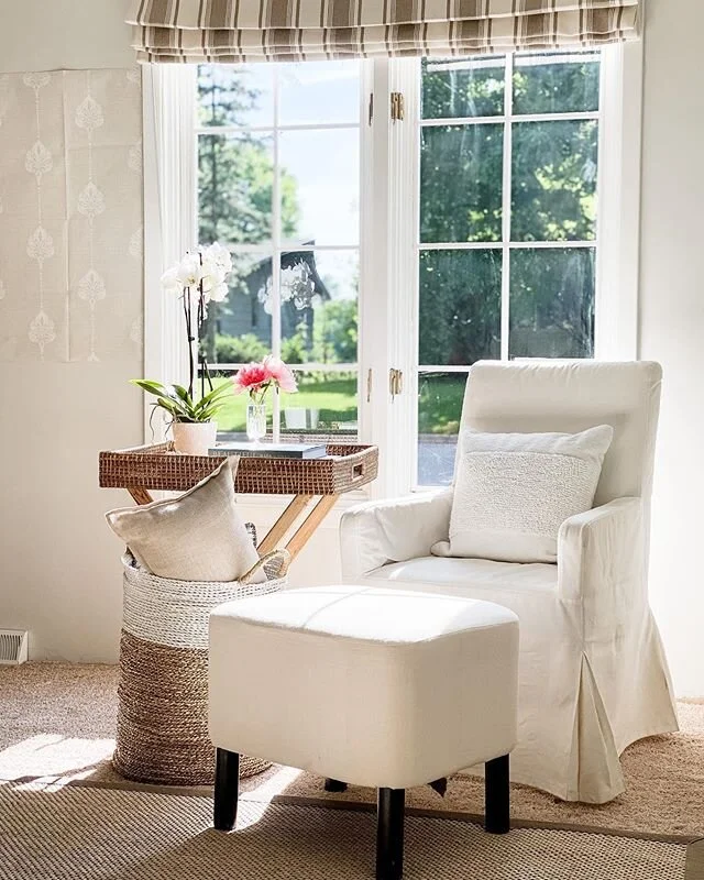 If you&rsquo;re looking for more PEONY face time, check out @swensongardens open to the public next Friday + Saturday. I visited yesterday and it&rsquo;s just lovely to walk rows and rows of the largest 100% chemical free peony farm. Happy sun filled