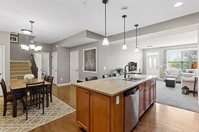 Introducing ✨✨
A fab, meticulously maintained townhome in Liberty on Bluff Creek, Chanhassen!

1805 Columbia Lane #3 | $274,000 | 1,784 finished square feet | 3 beds | 3 baths | double garage

This townhome has a kitchen that rivals/bests many single