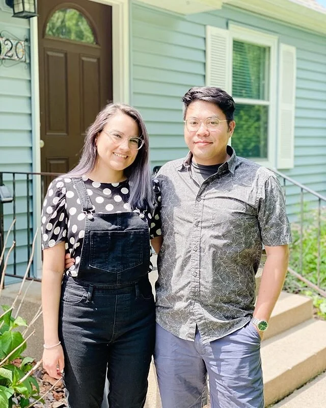 Homeowner alert! Cutest buyers, cutest house. These two braved the very beginning of the pandemic, multiple offers and more in order to land on the standout house. Congratulations, @holares_eats and Tim!

Thanks for being great to work with, @granlun