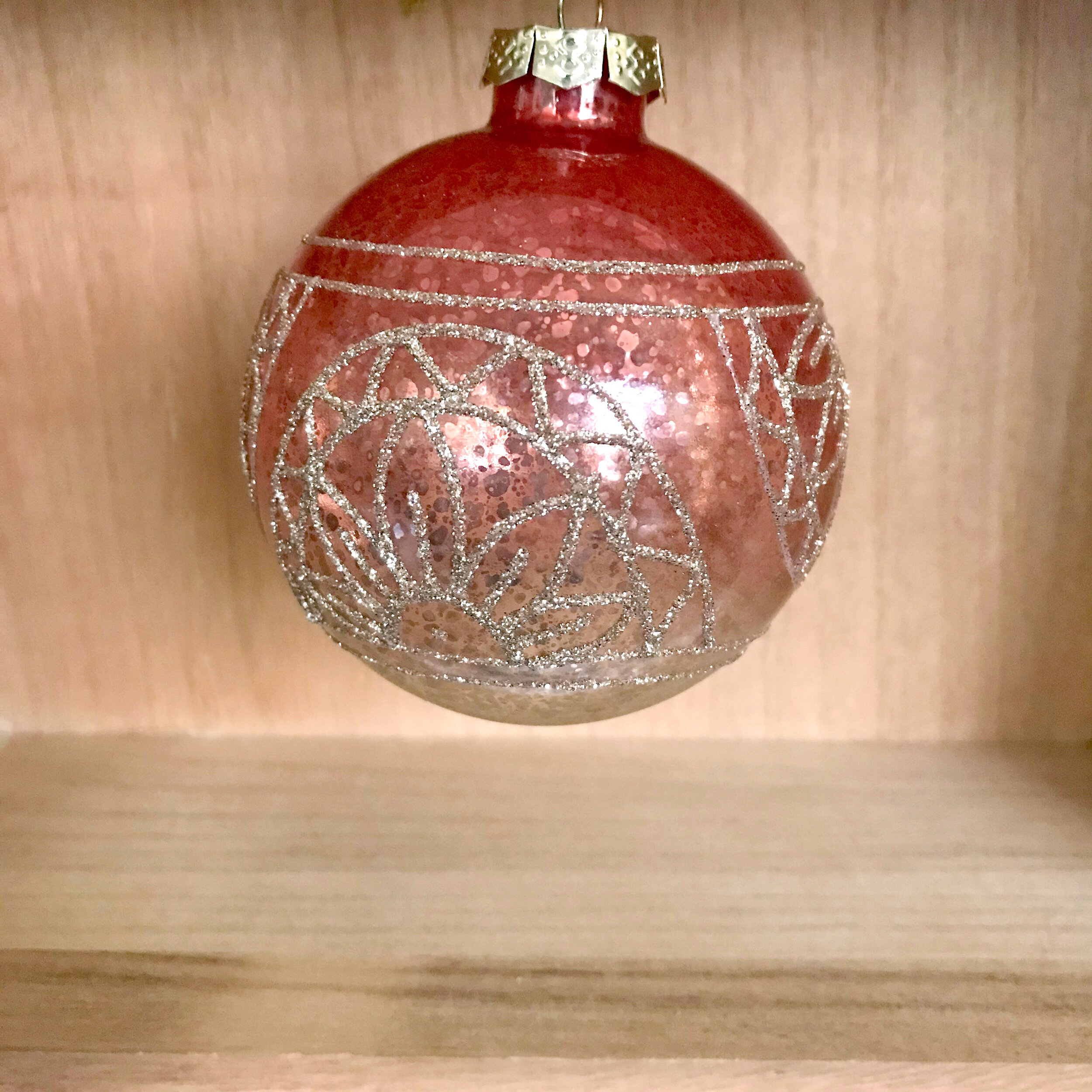 Round Glass Ball Ornament Ombre Pink Glitter Style 2.jpg