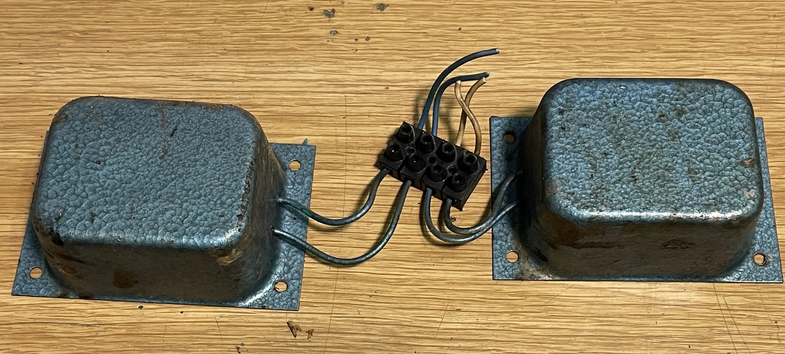 Jupiter Jukebox - J100H - 2 x Ballast units (240v)