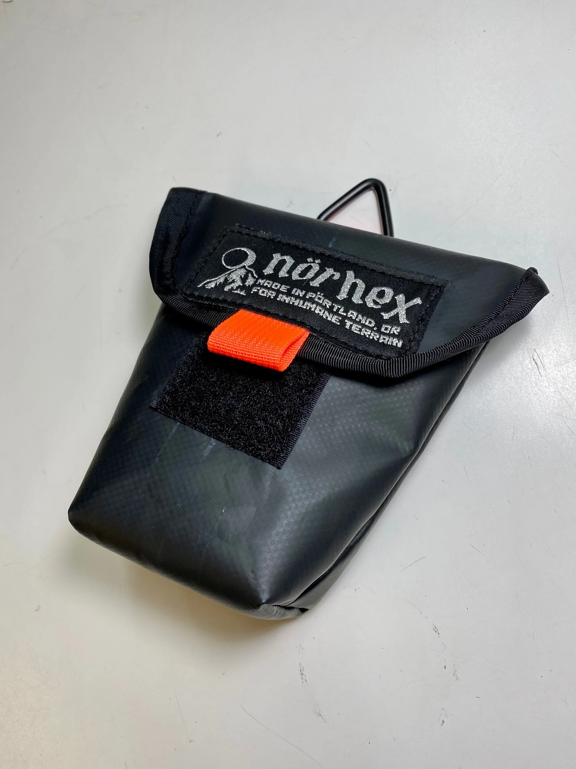 3DD953B7-BEEE-4F98-8B7B-877C77115525