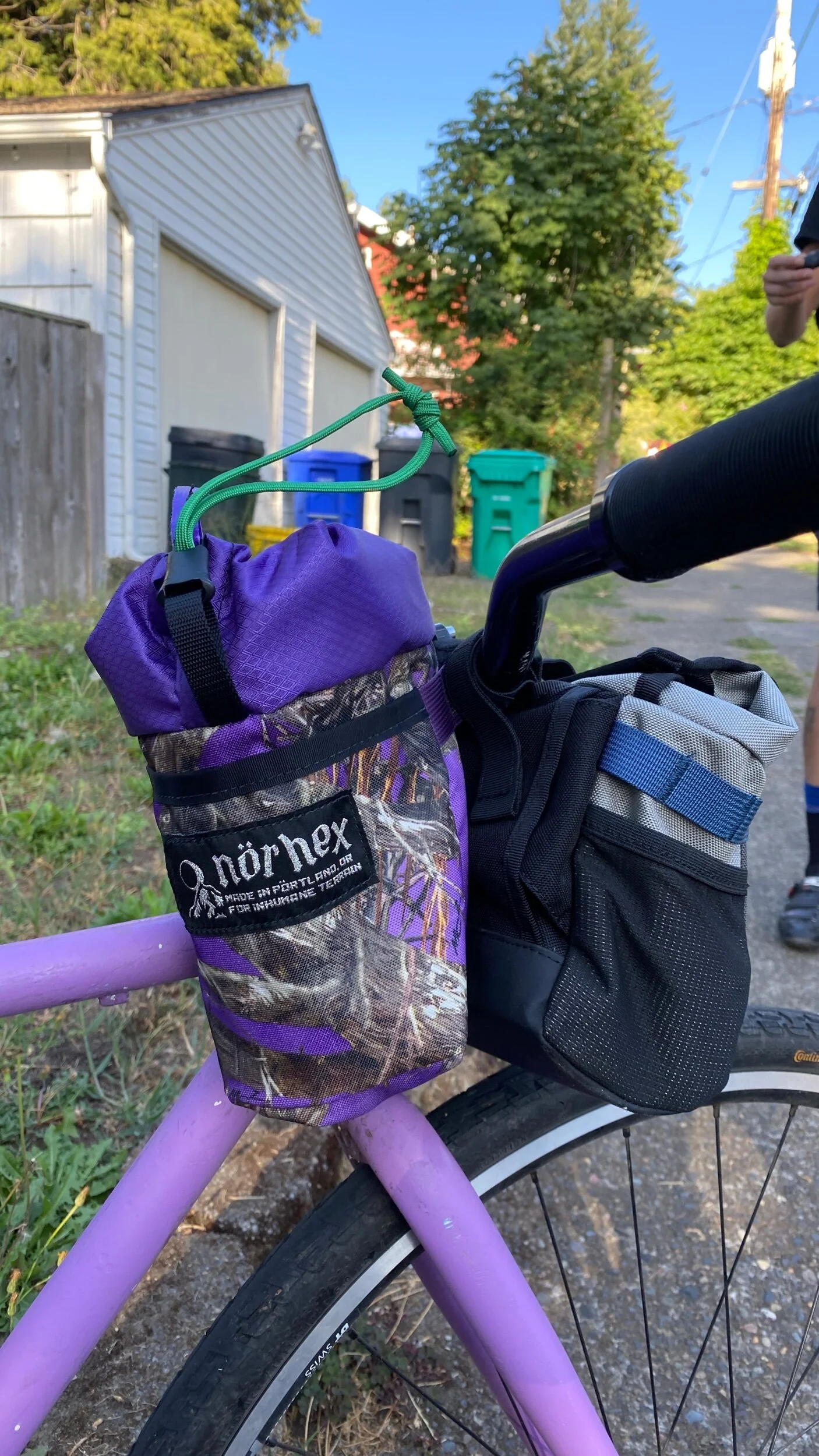 E6AF7BE3-19DF-44F2-A880-BECF1693D246